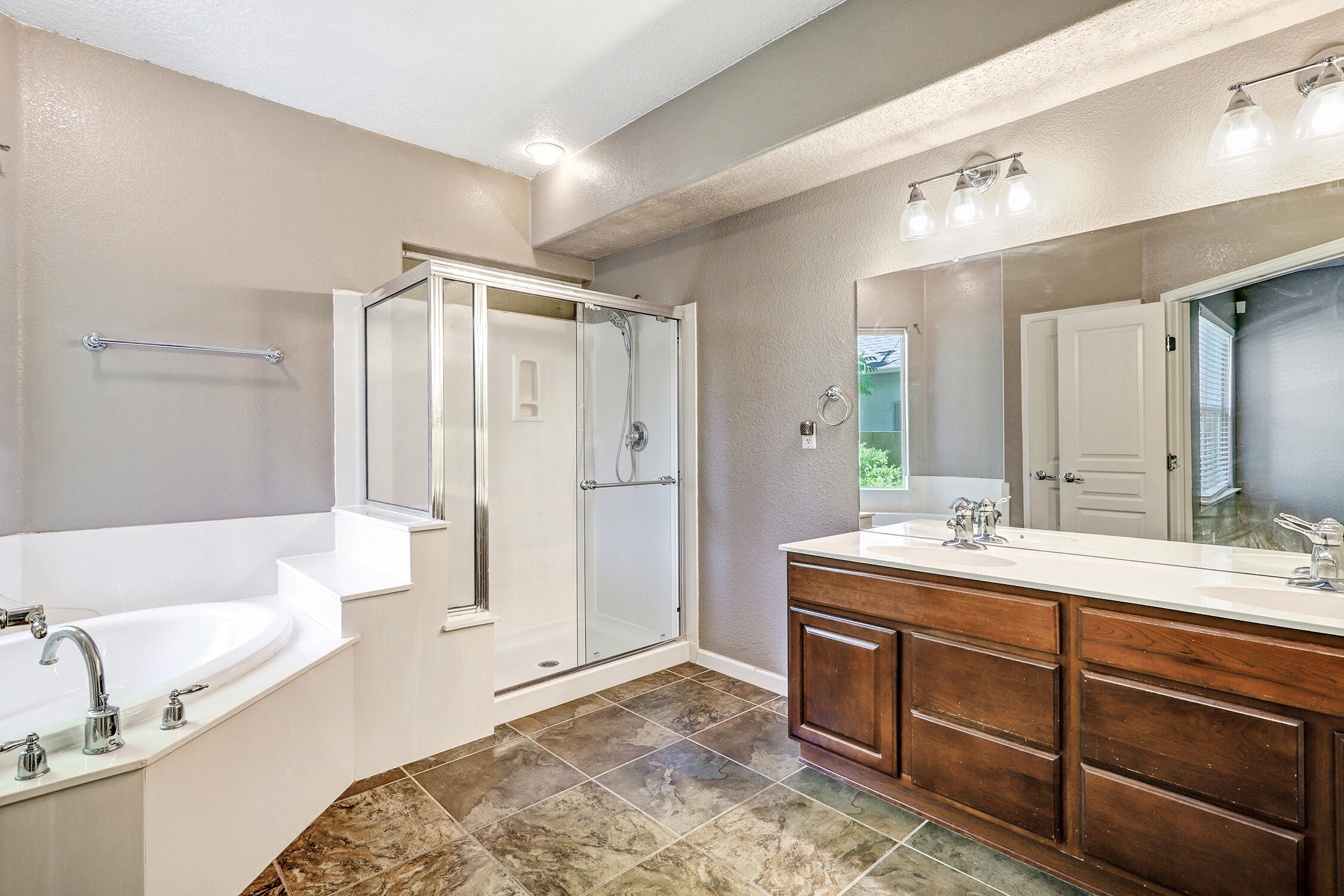 10101 Avenida Vista Sol NW