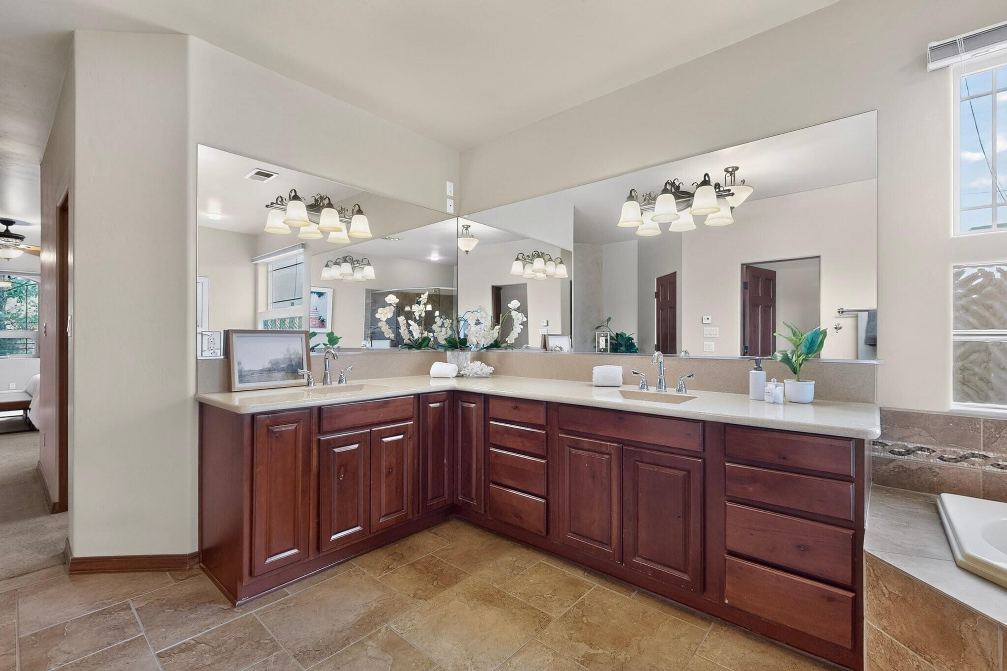 8200 Grape Harvest Court NE