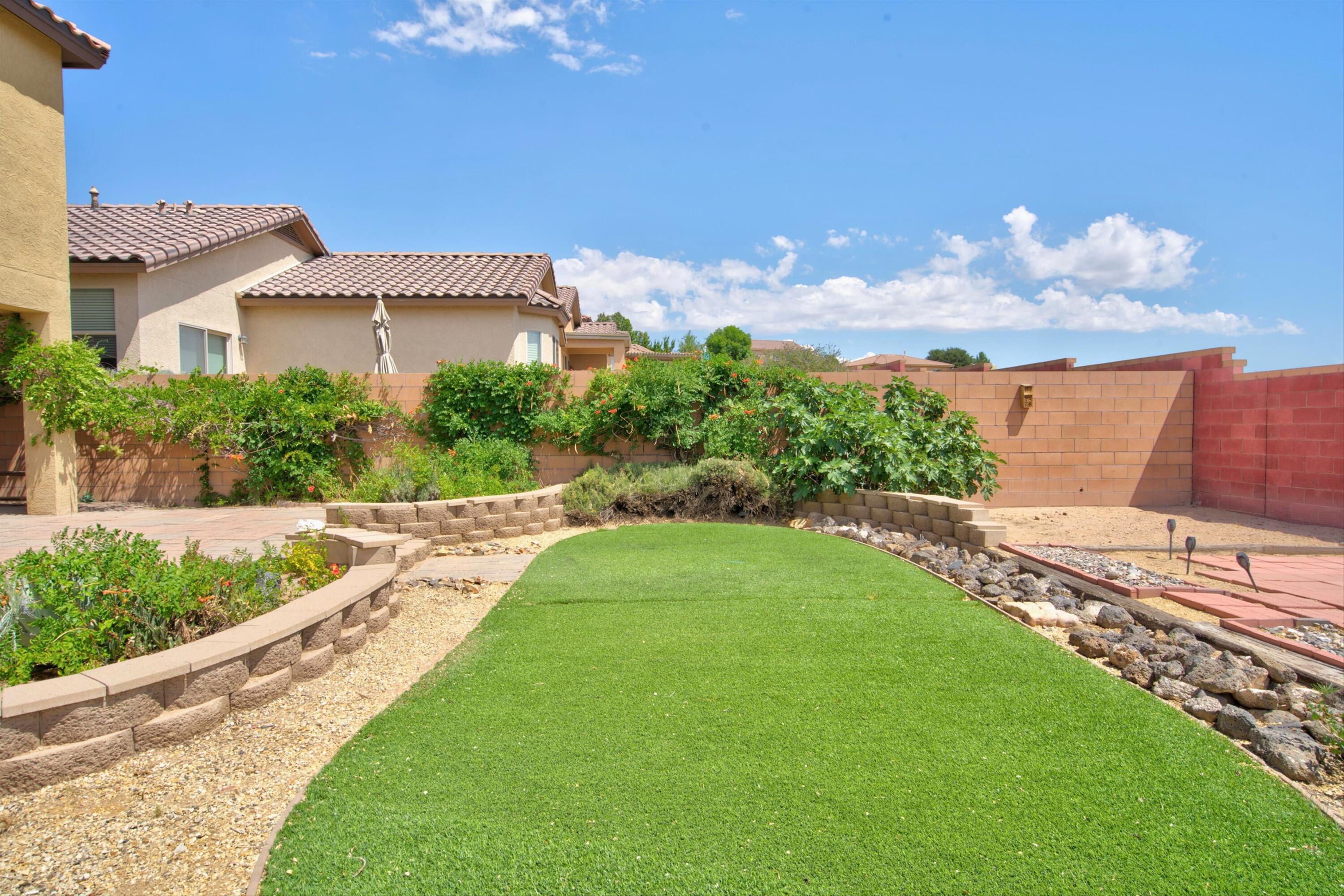 541 Loma Linda Loop NE