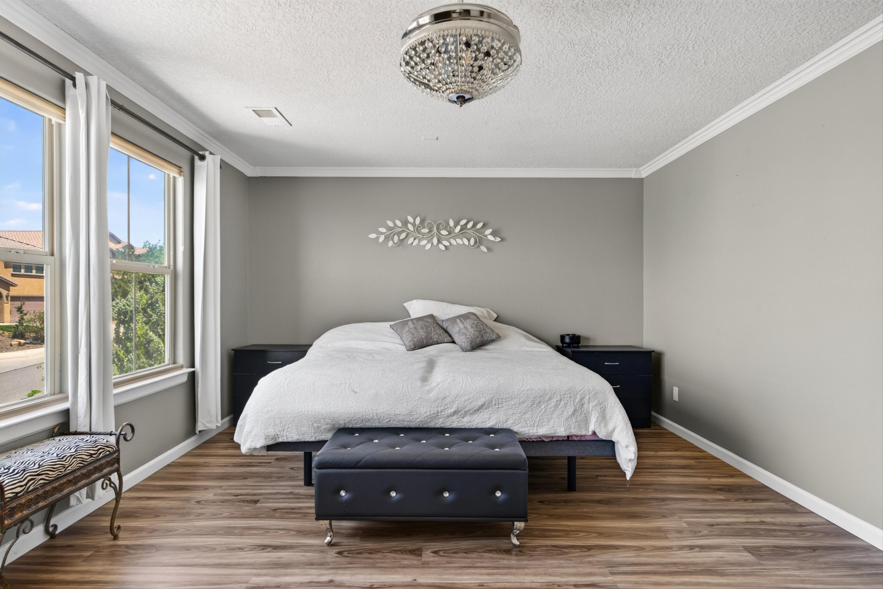 541 Loma Linda Loop NE