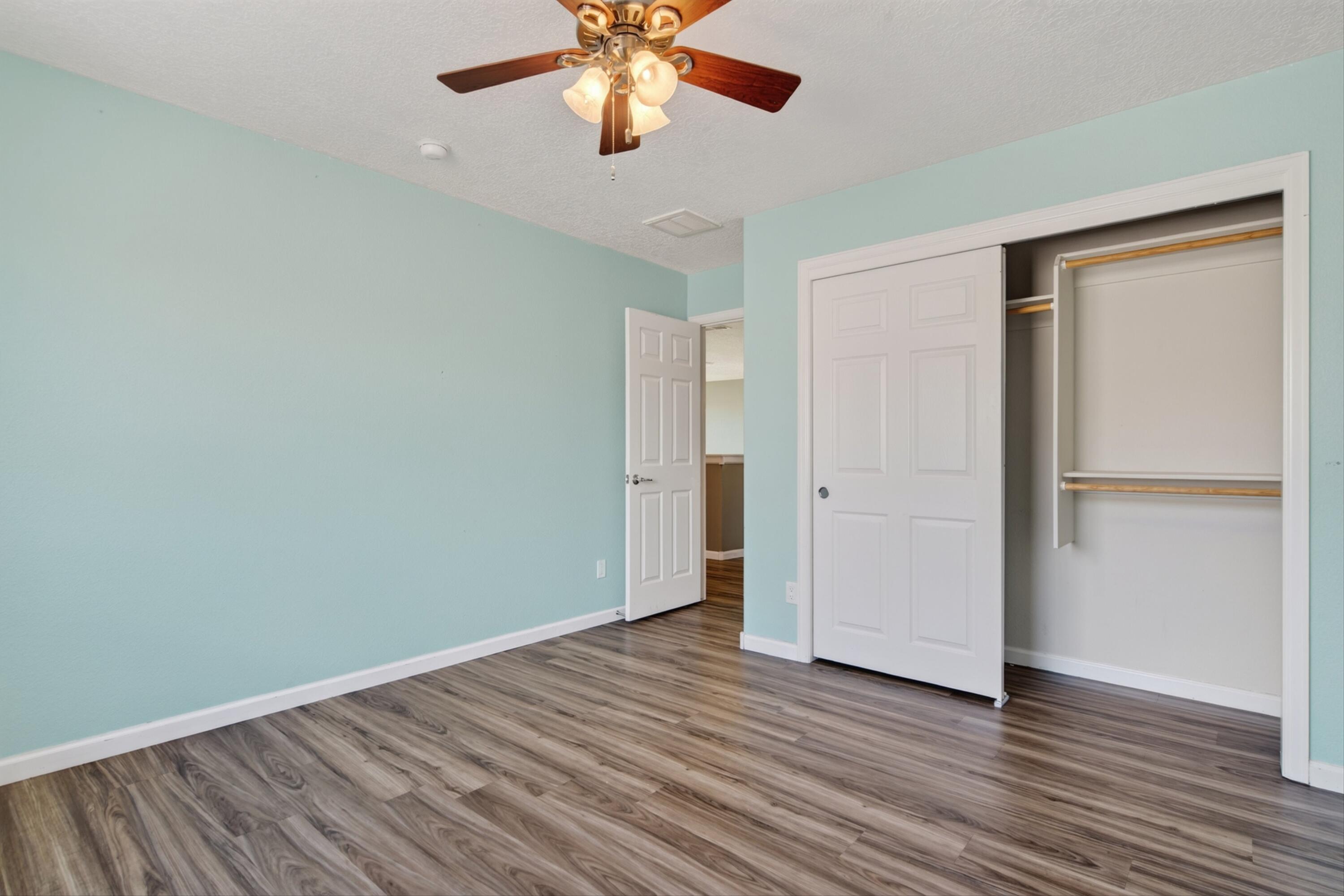 541 Loma Linda Loop NE