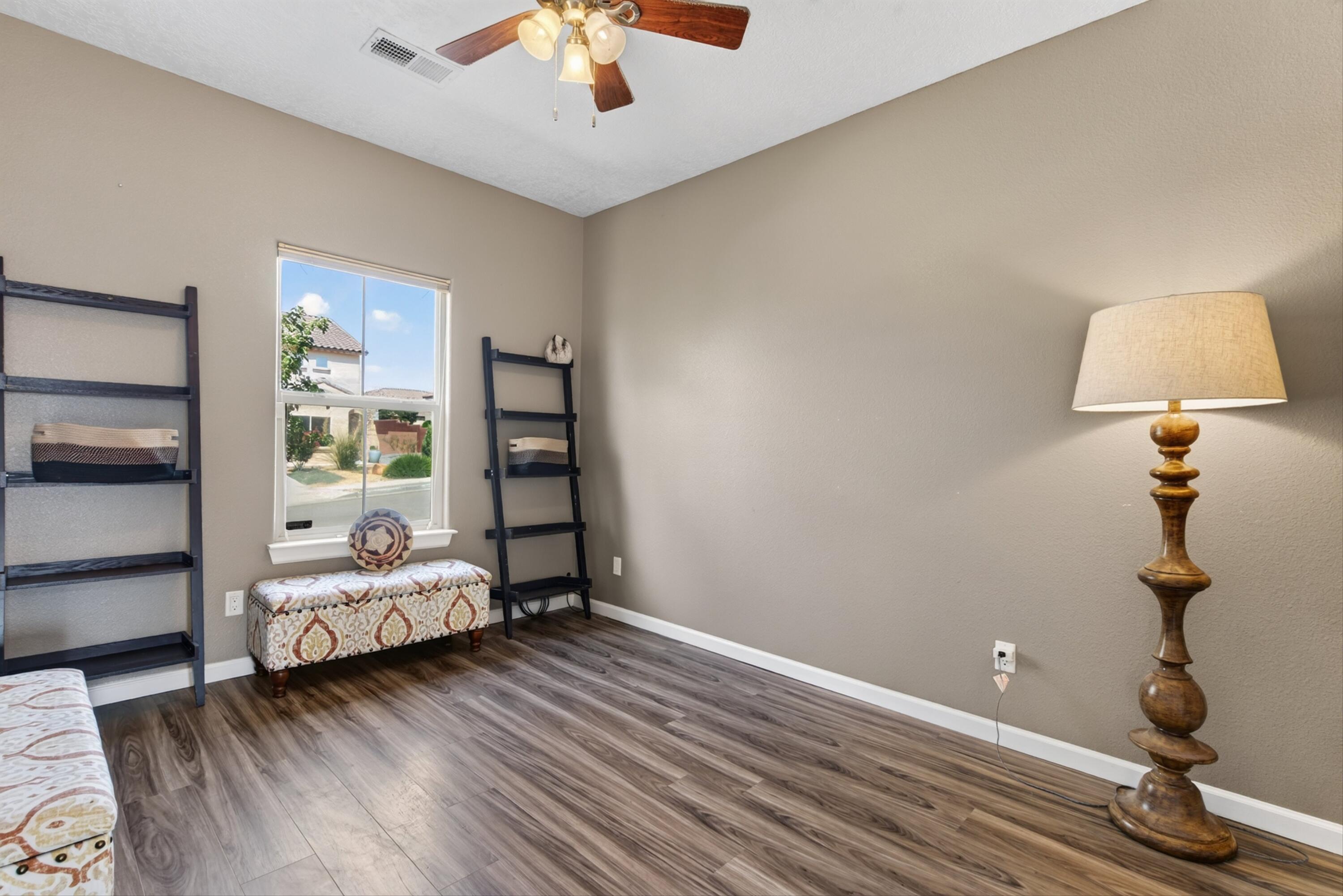 541 Loma Linda Loop NE
