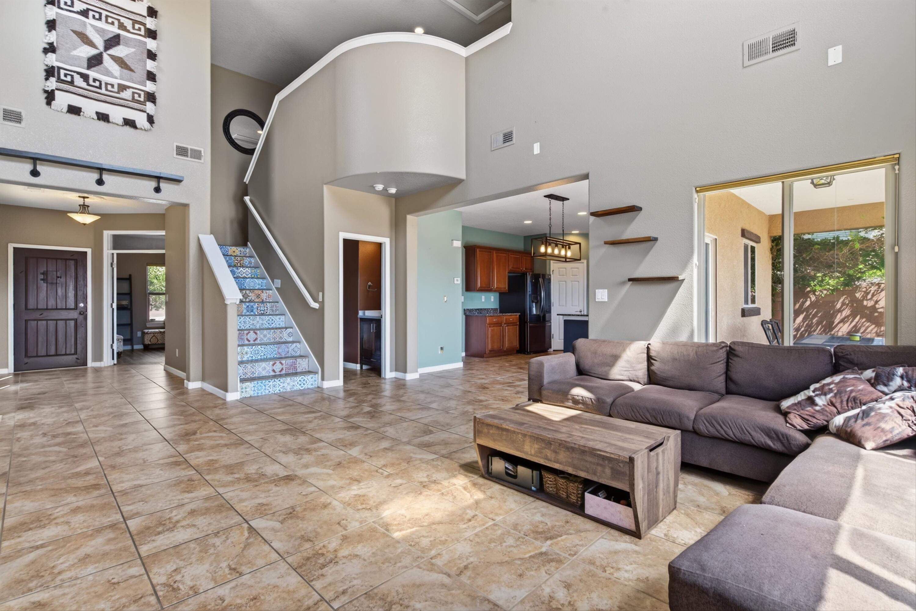 541 Loma Linda Loop NE