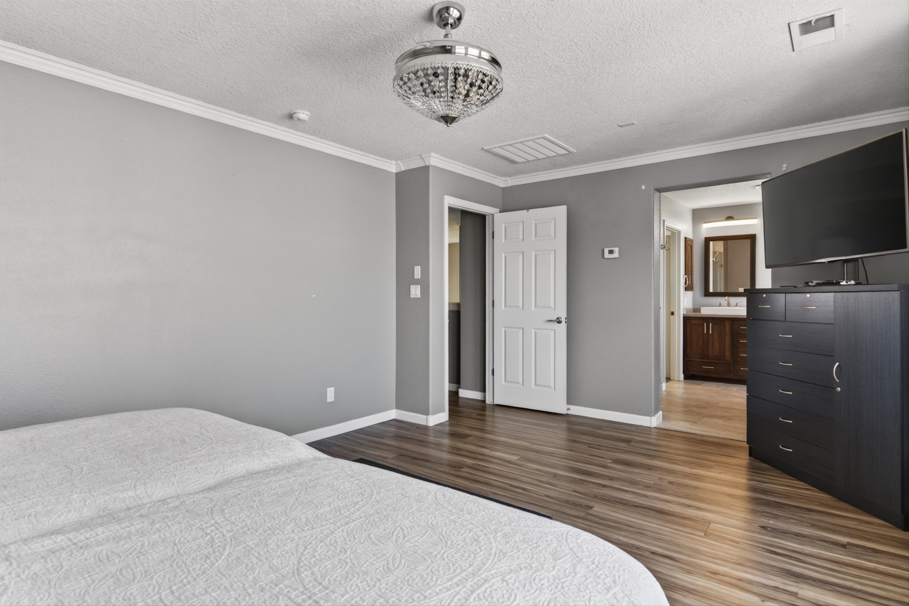 541 Loma Linda Loop NE
