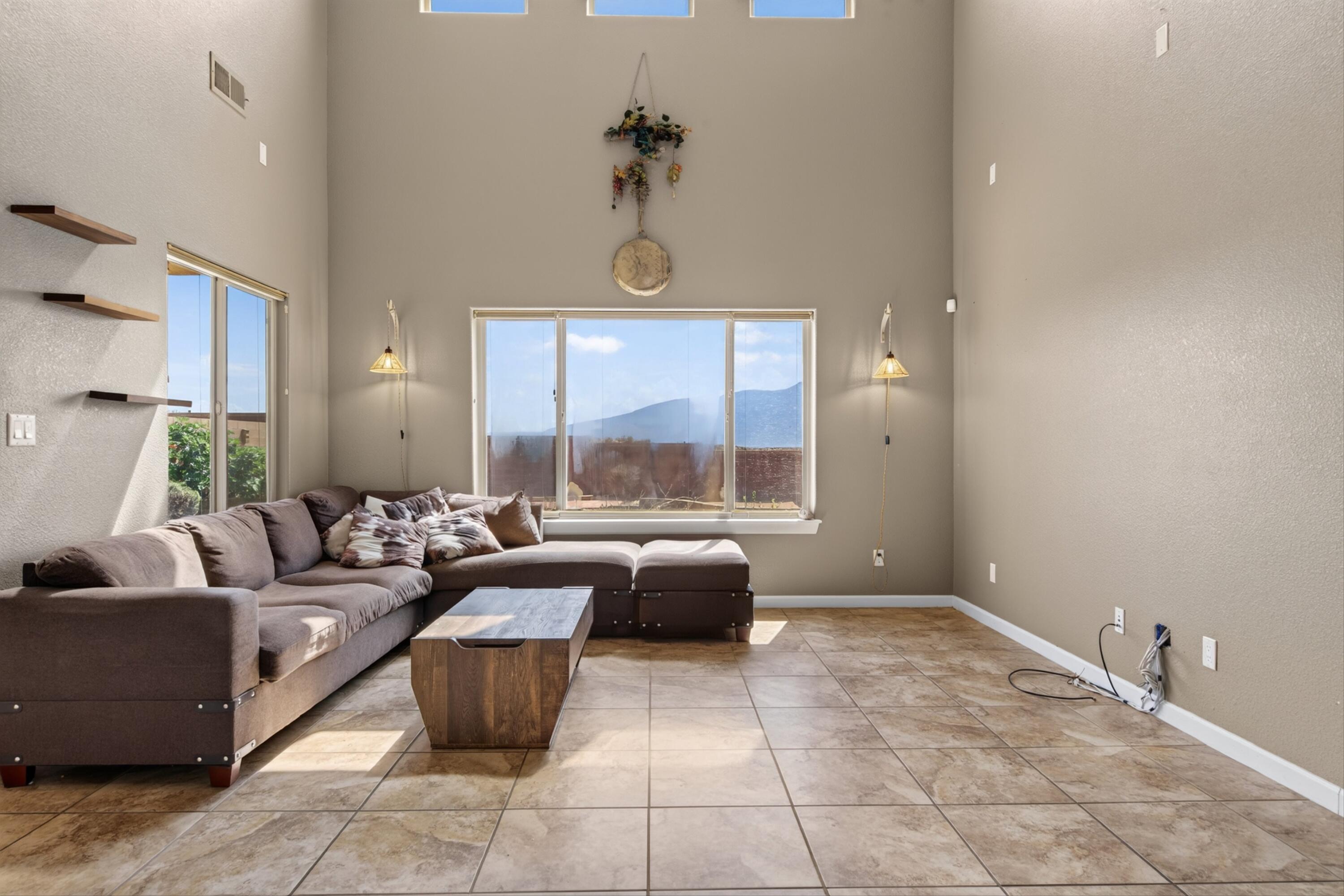 541 Loma Linda Loop NE