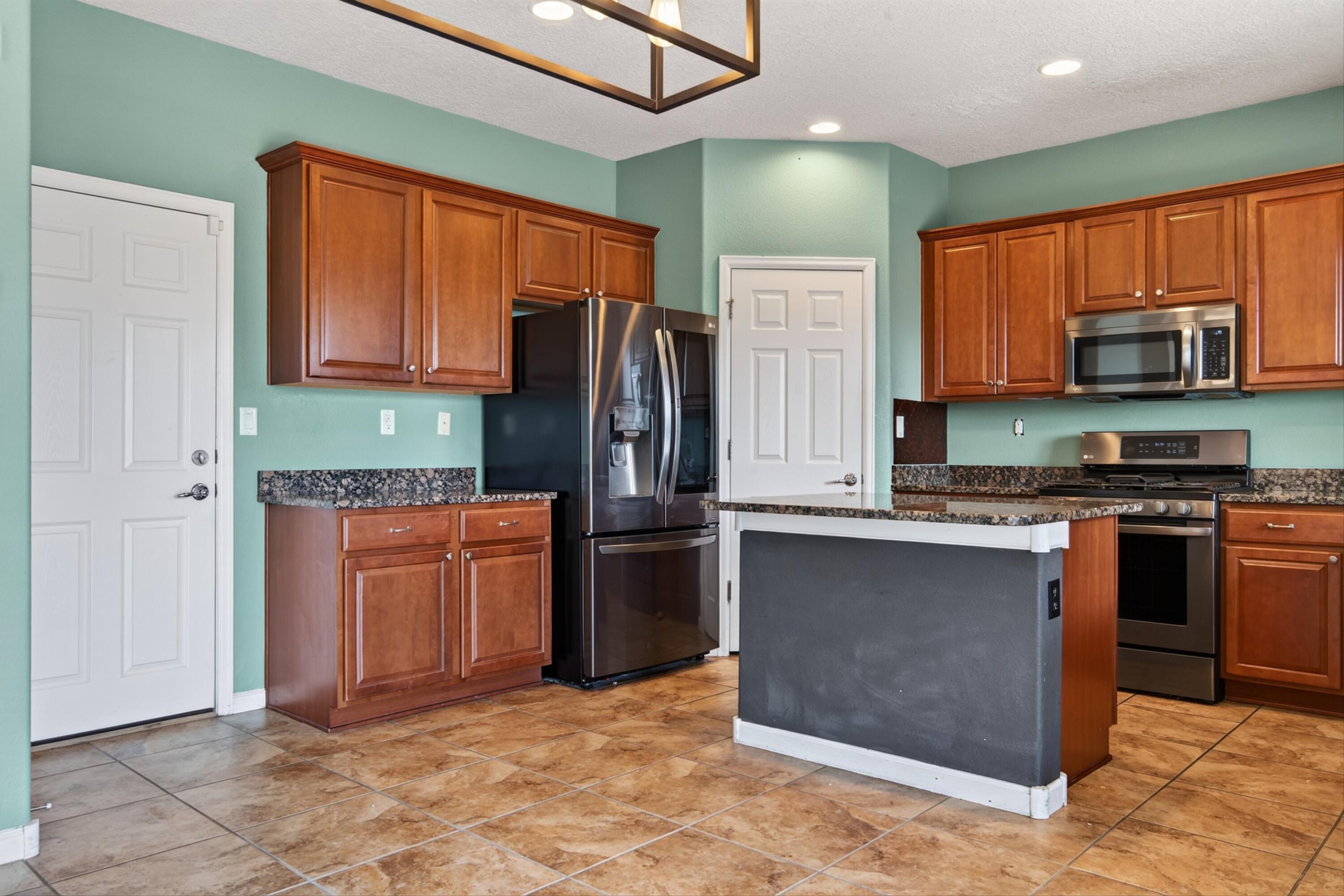 541 Loma Linda Loop NE