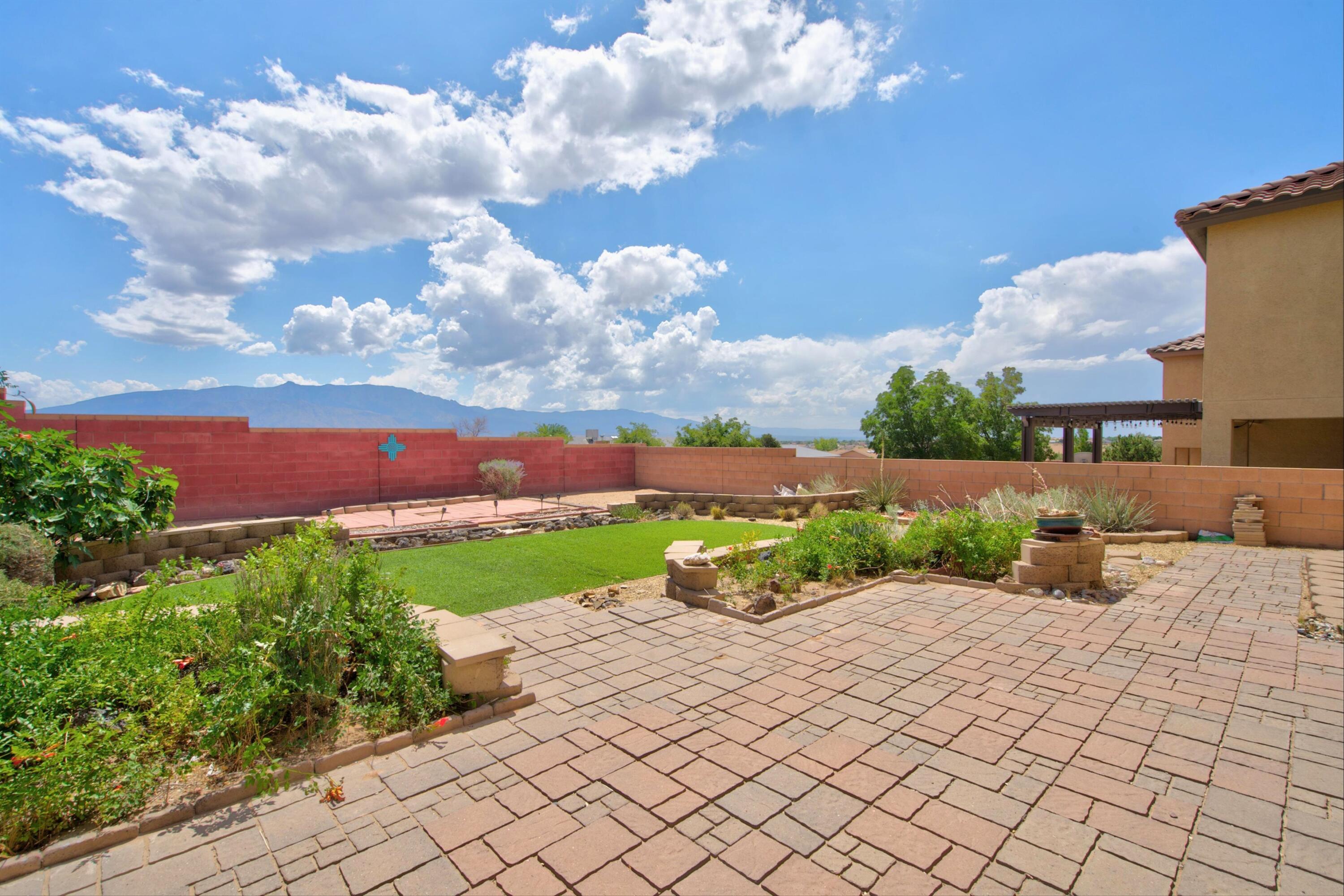 541 Loma Linda Loop NE