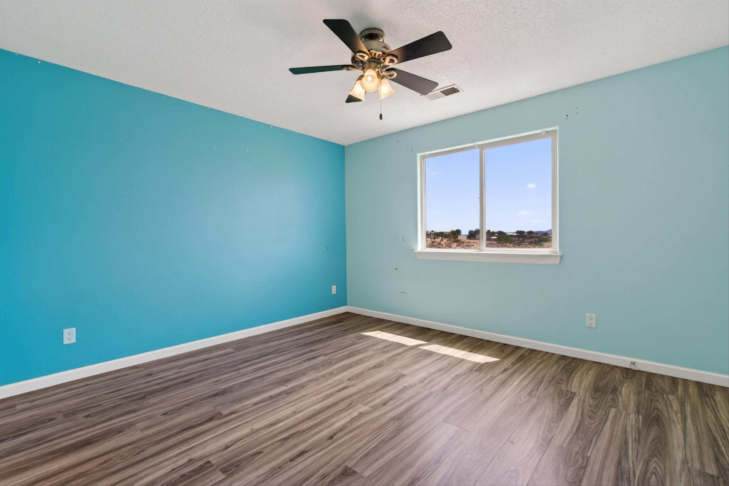541 Loma Linda Loop NE