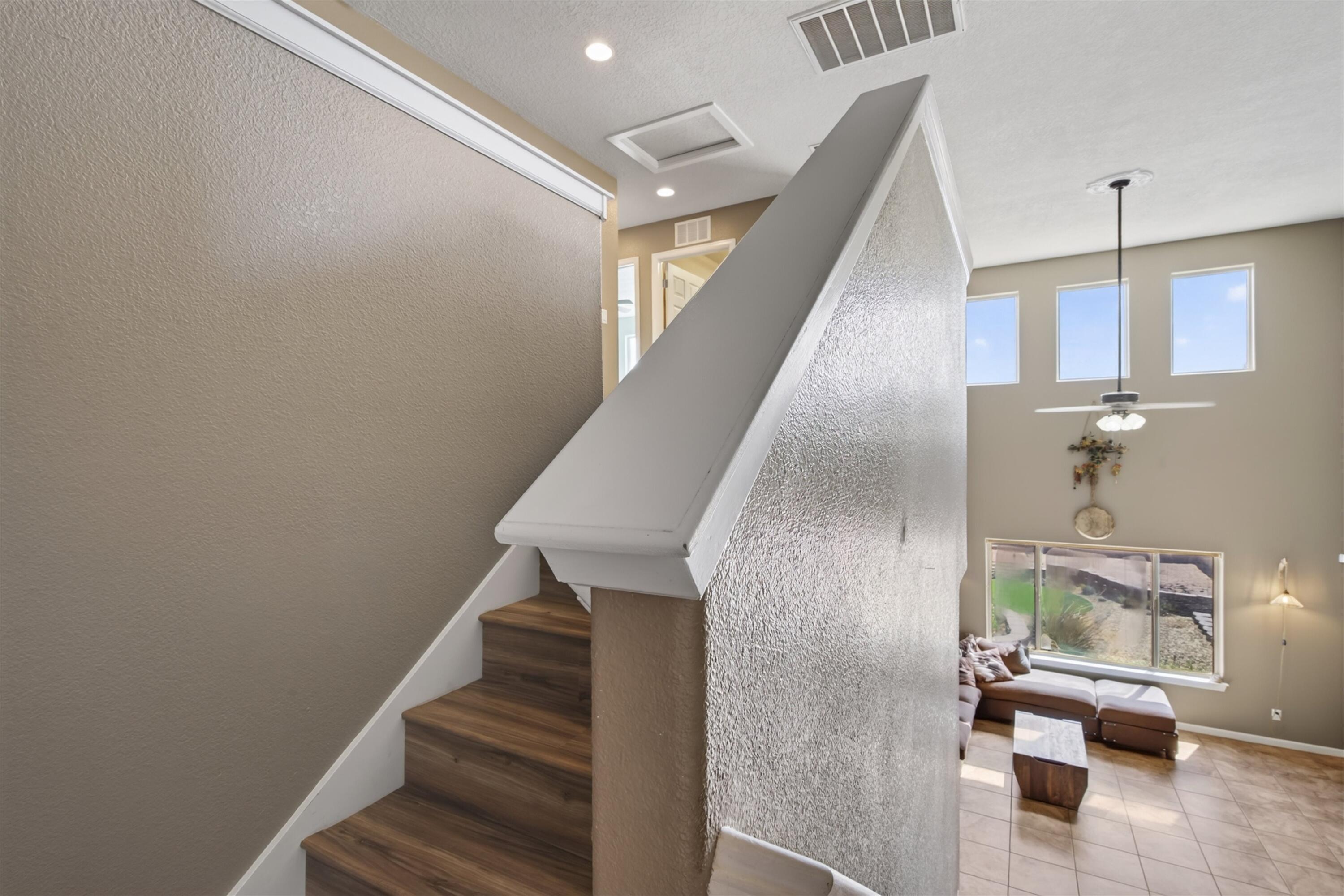 541 Loma Linda Loop NE