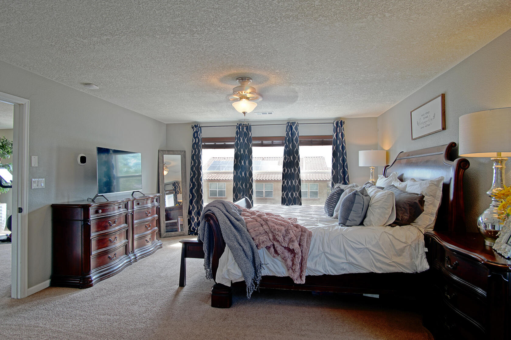 101 Paseo Vista Loop NE