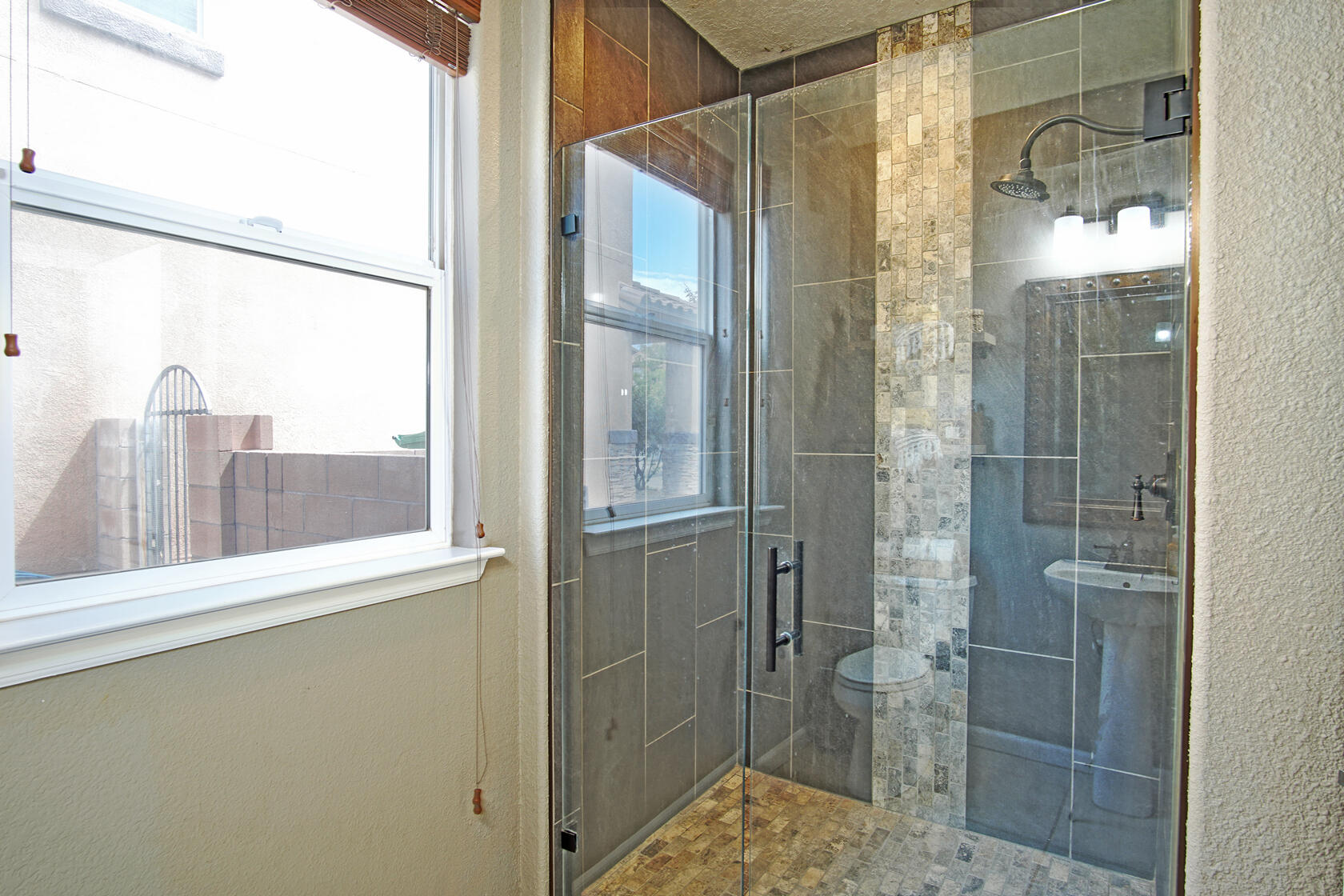 101 Paseo Vista Loop NE