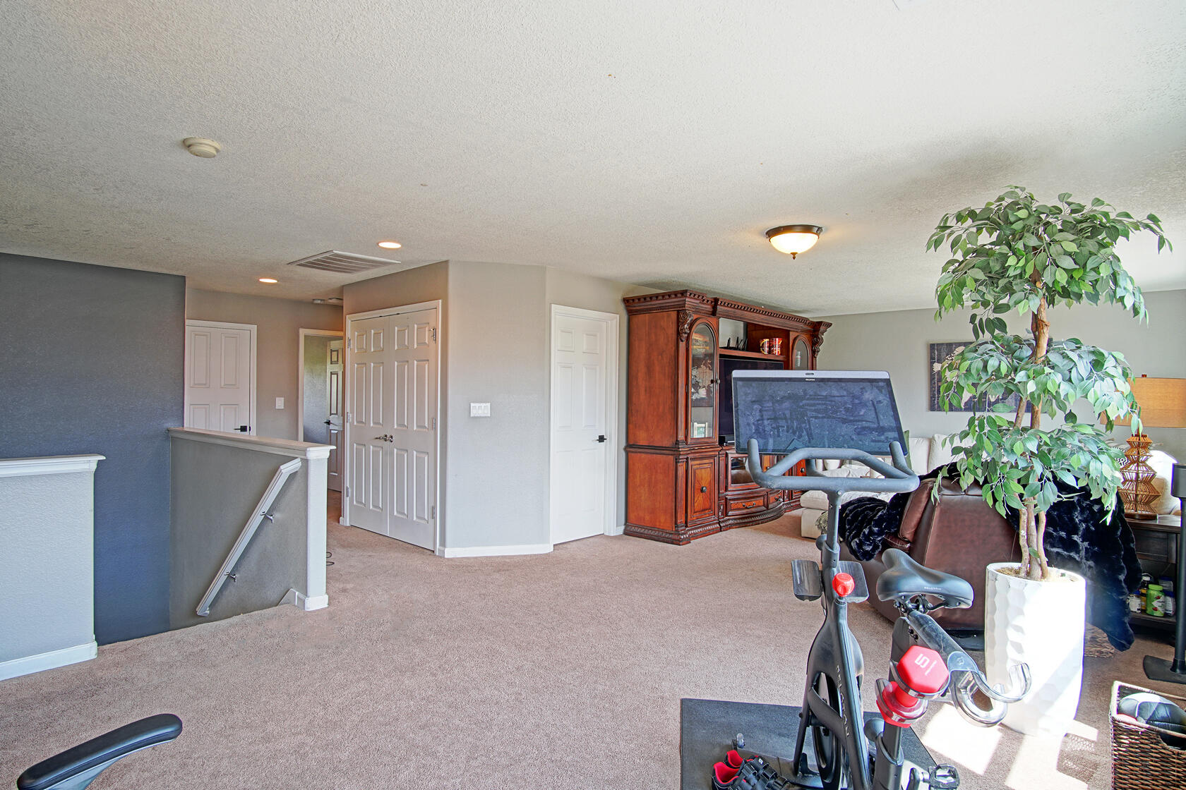 101 Paseo Vista Loop NE