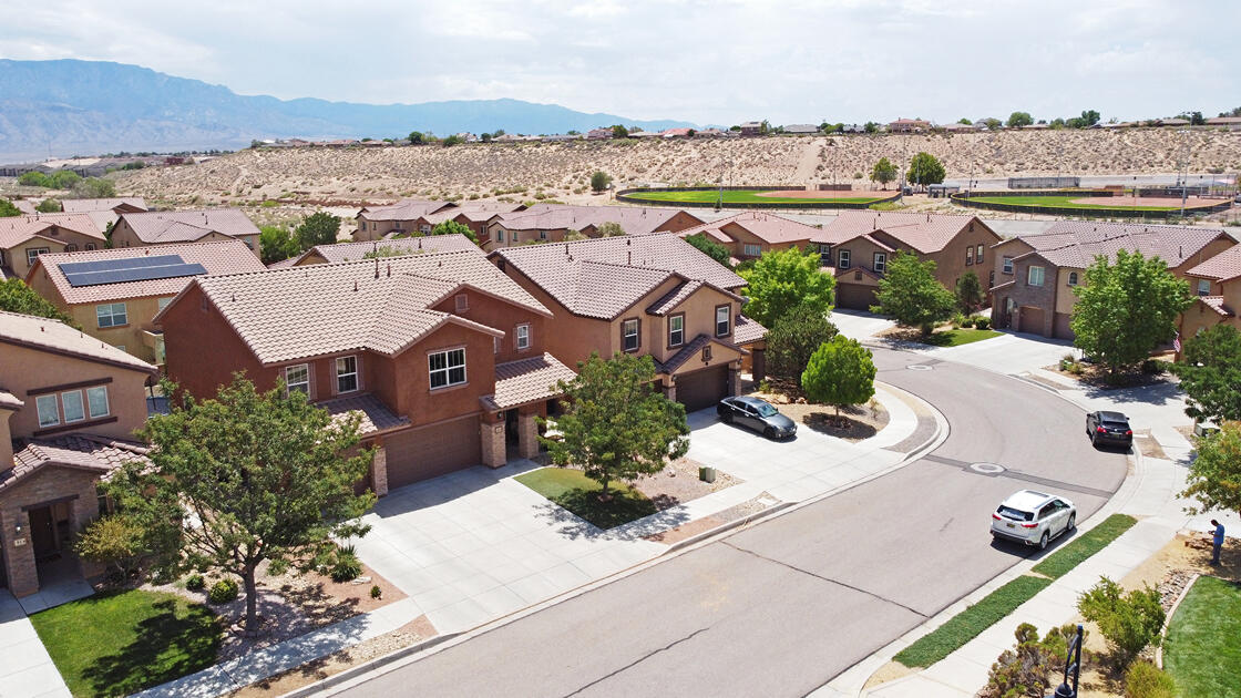 101 Paseo Vista Loop NE