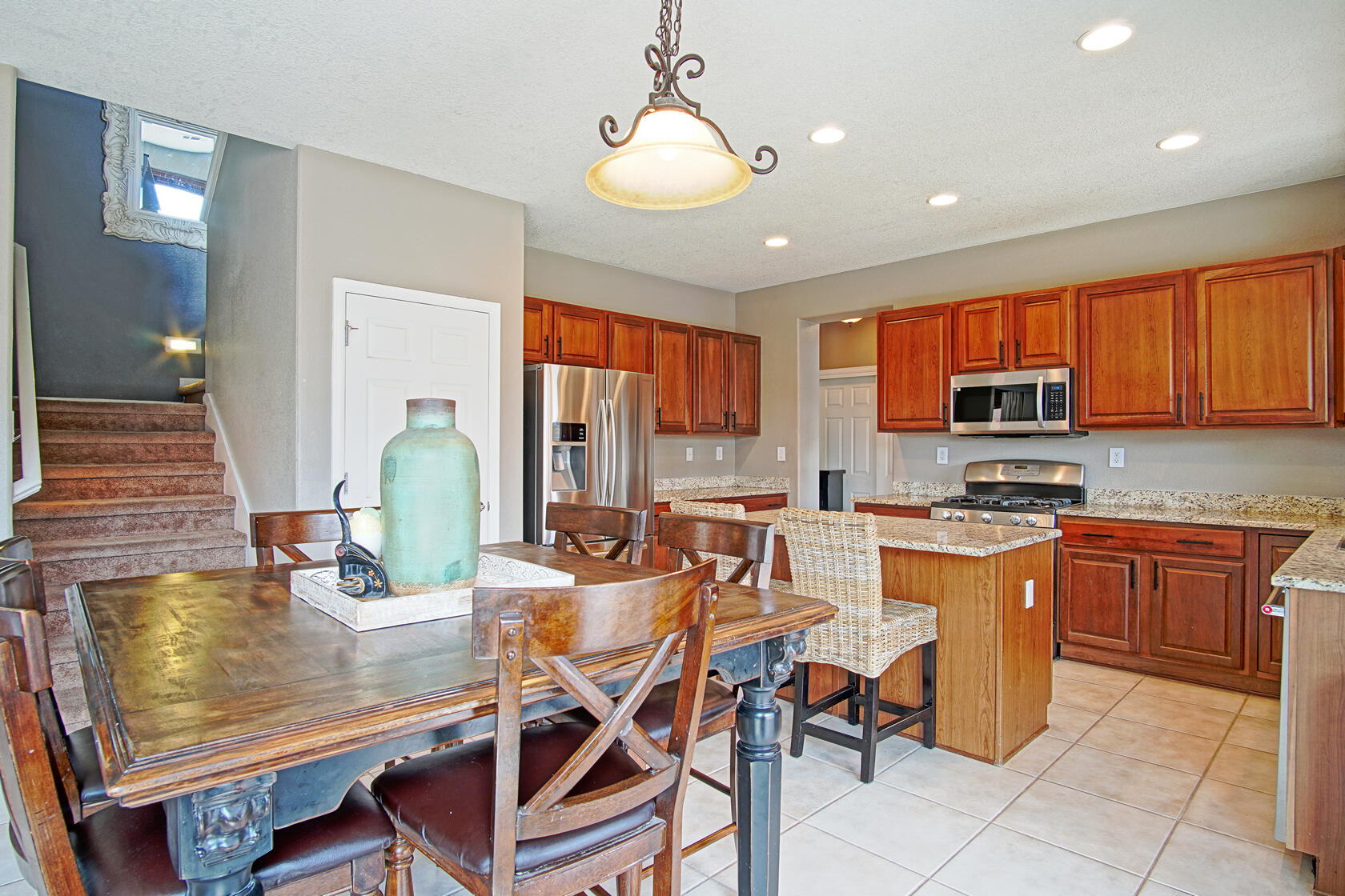 101 Paseo Vista Loop NE