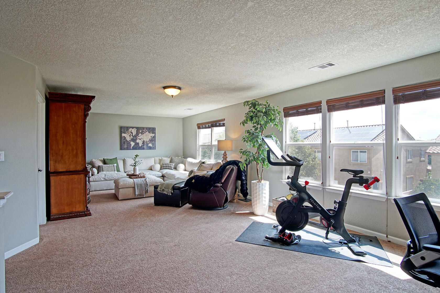 101 Paseo Vista Loop NE