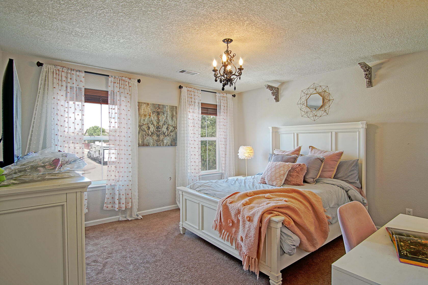 101 Paseo Vista Loop NE