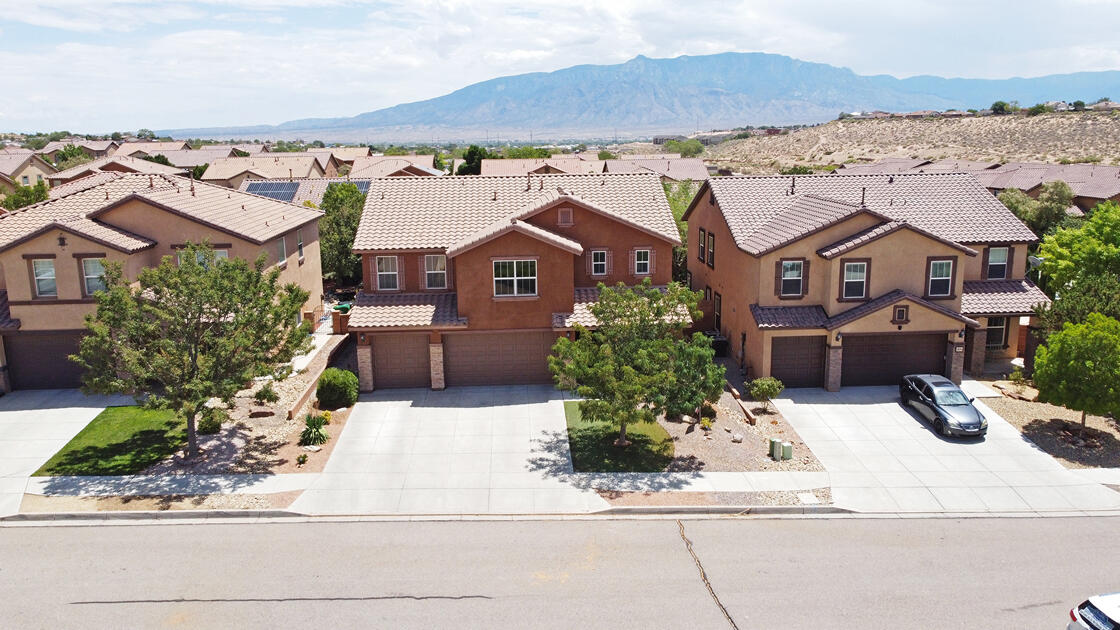 101 Paseo Vista Loop NE