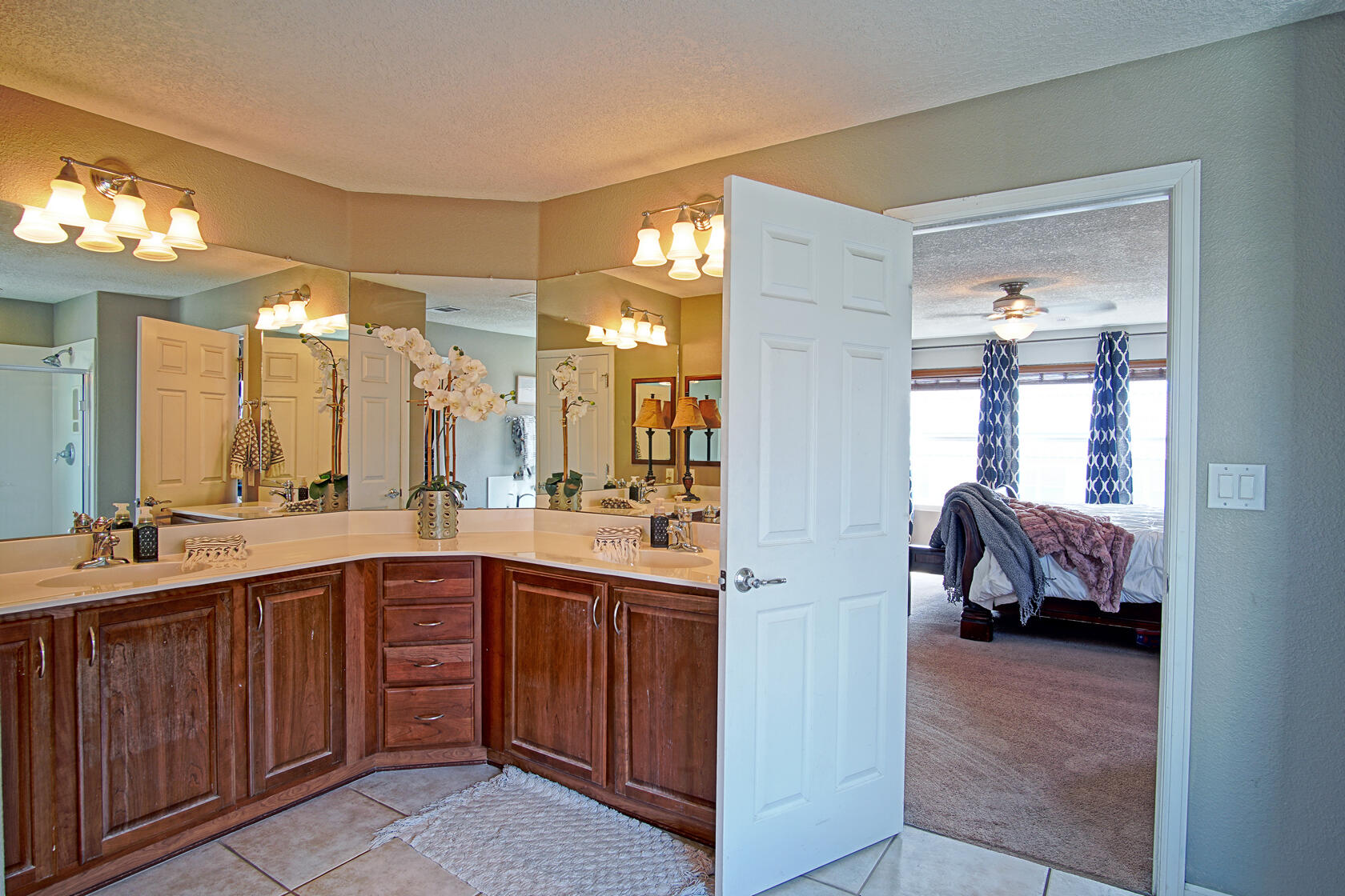 101 Paseo Vista Loop NE