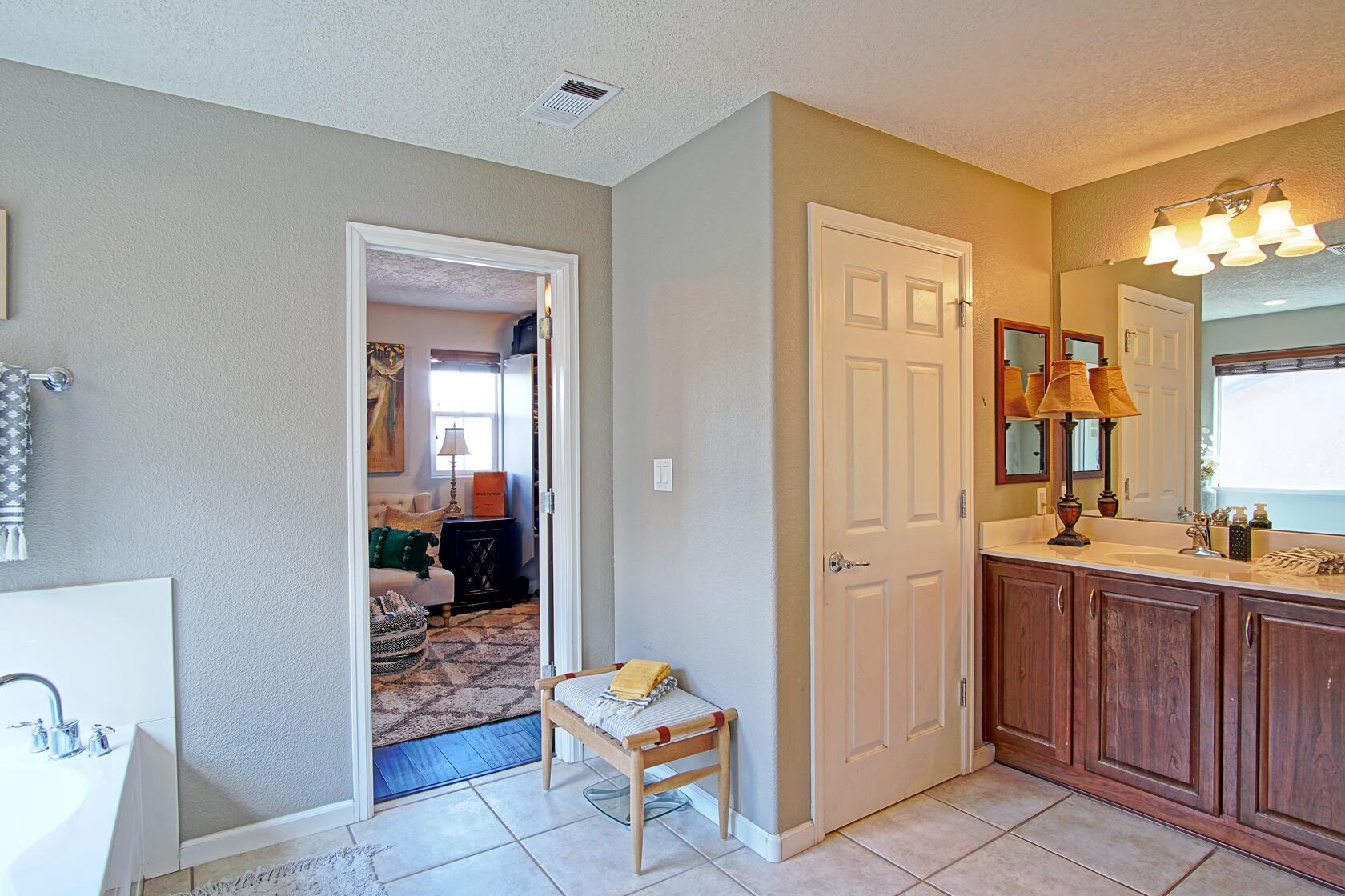 101 Paseo Vista Loop NE