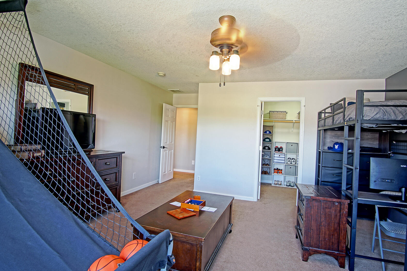 101 Paseo Vista Loop NE