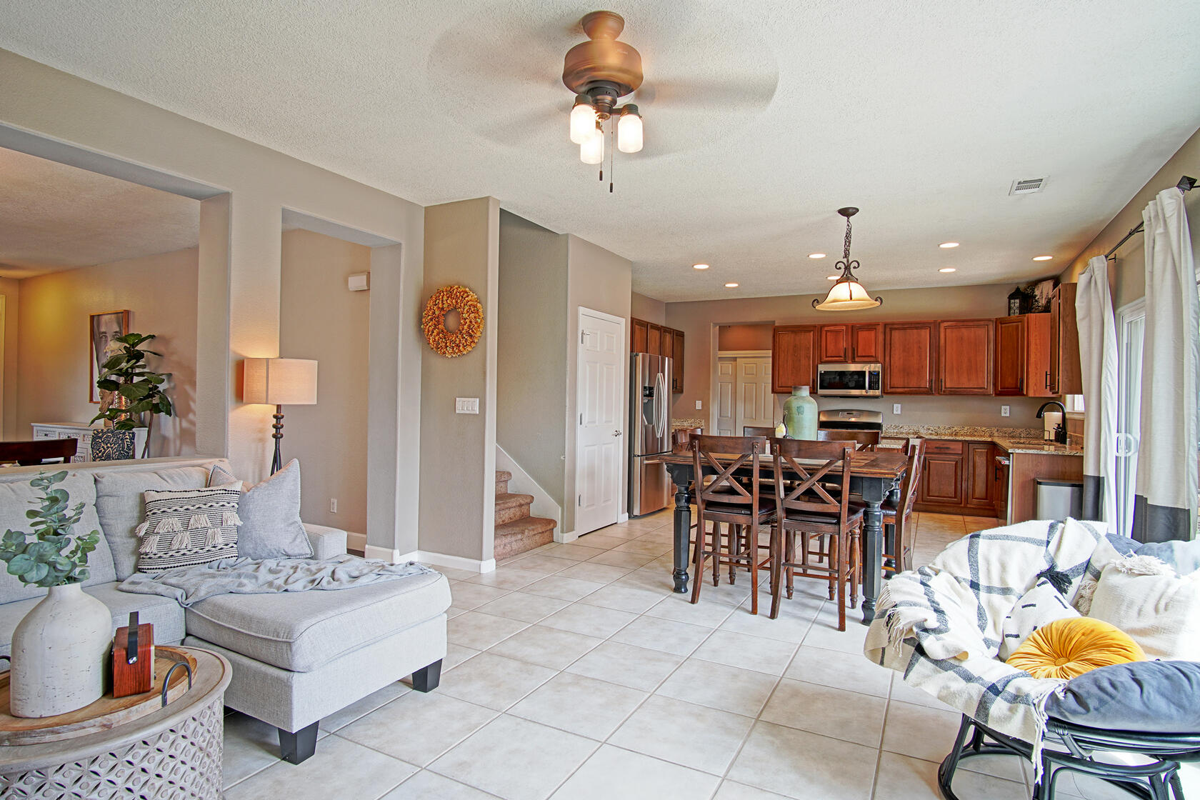 101 Paseo Vista Loop NE
