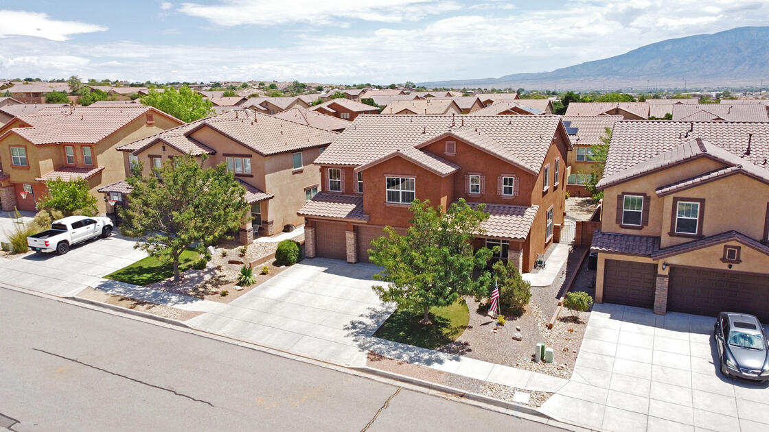 101 Paseo Vista Loop NE