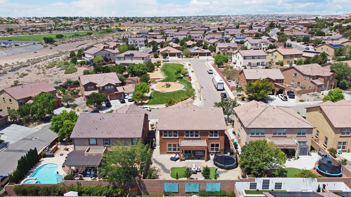 101 Paseo Vista Loop NE