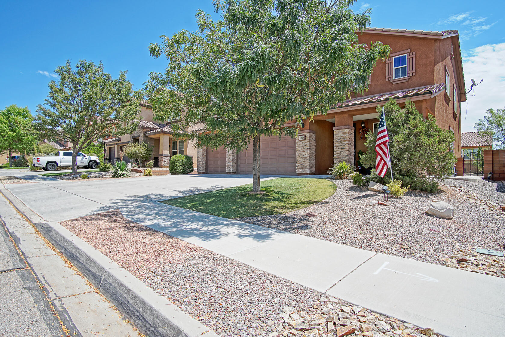 101 Paseo Vista Loop NE