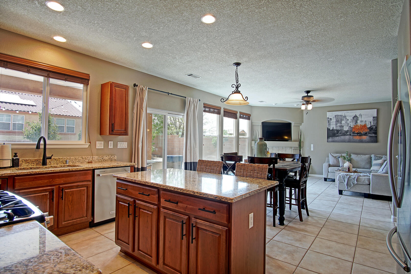 101 Paseo Vista Loop NE