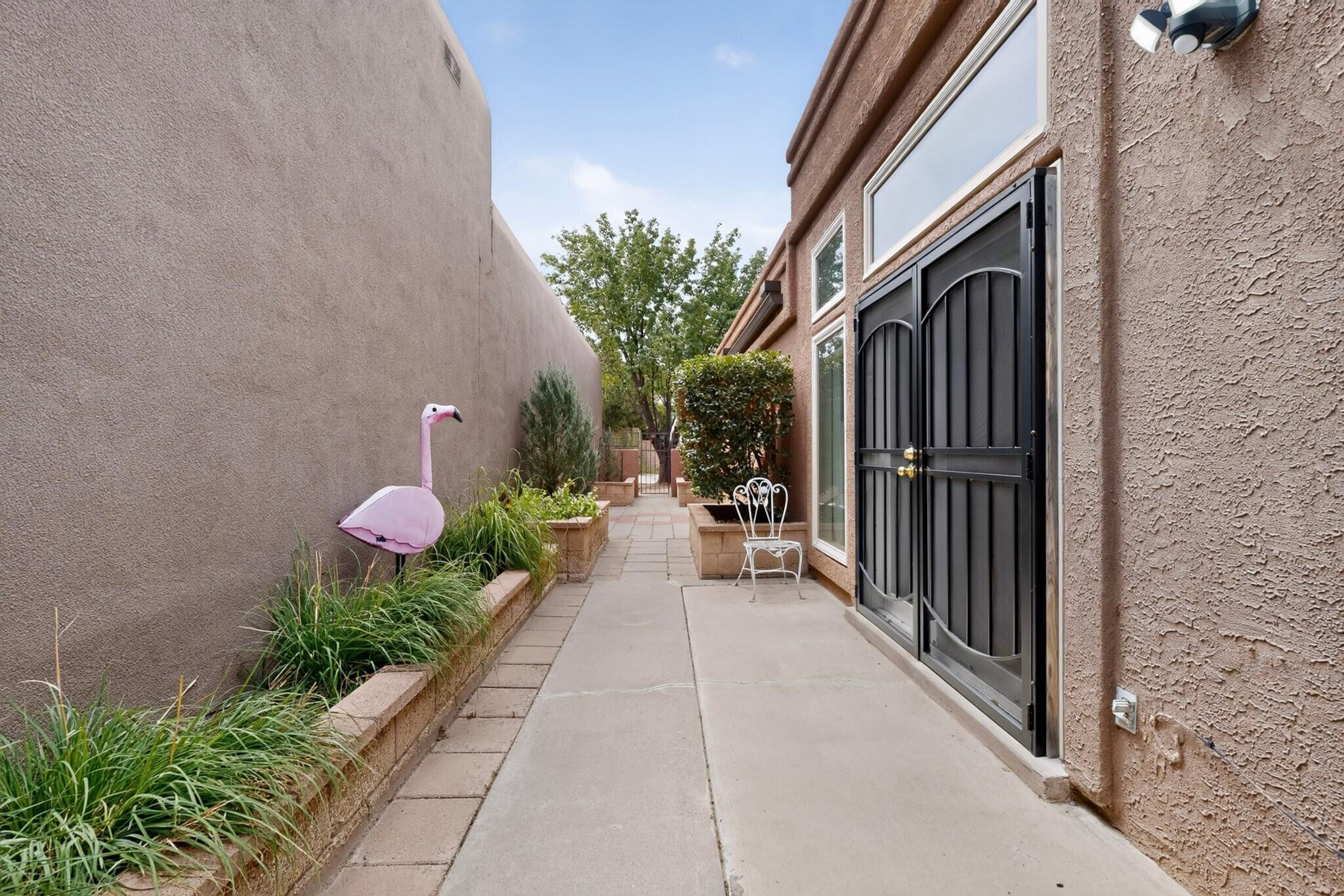 9663 De Vargas Loop NE