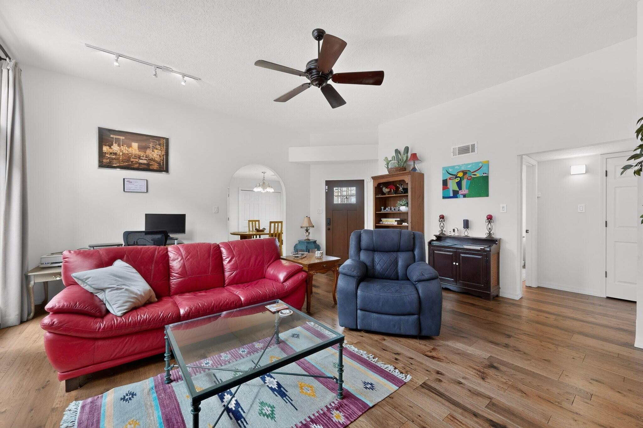9663 De Vargas Loop NE
