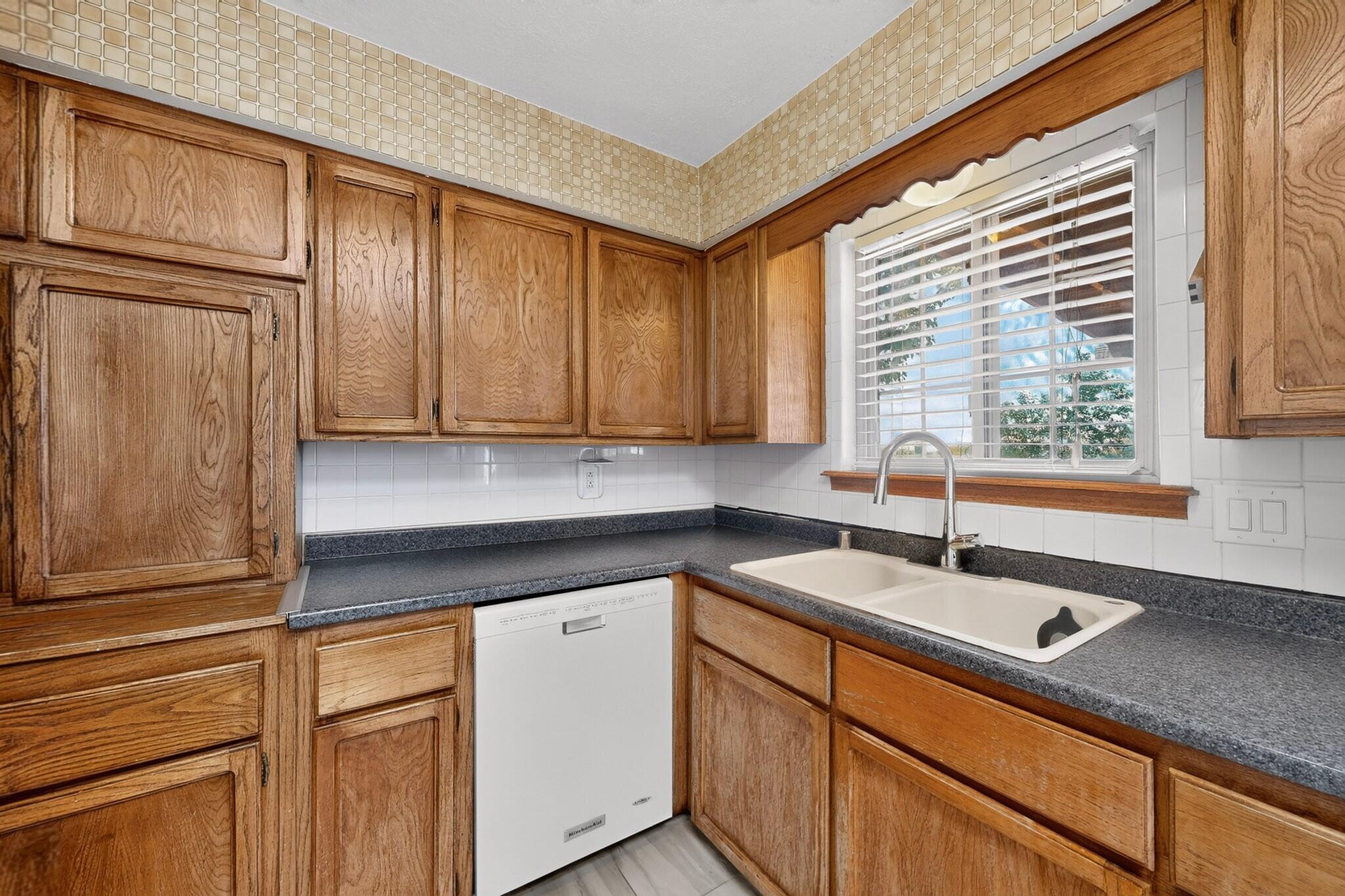 3709 Valerie Place NE