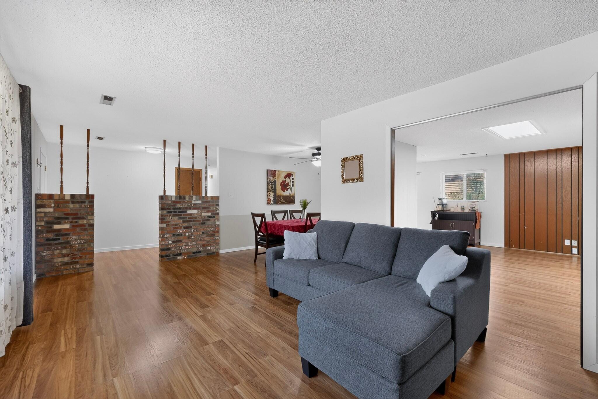 3709 Valerie Place NE