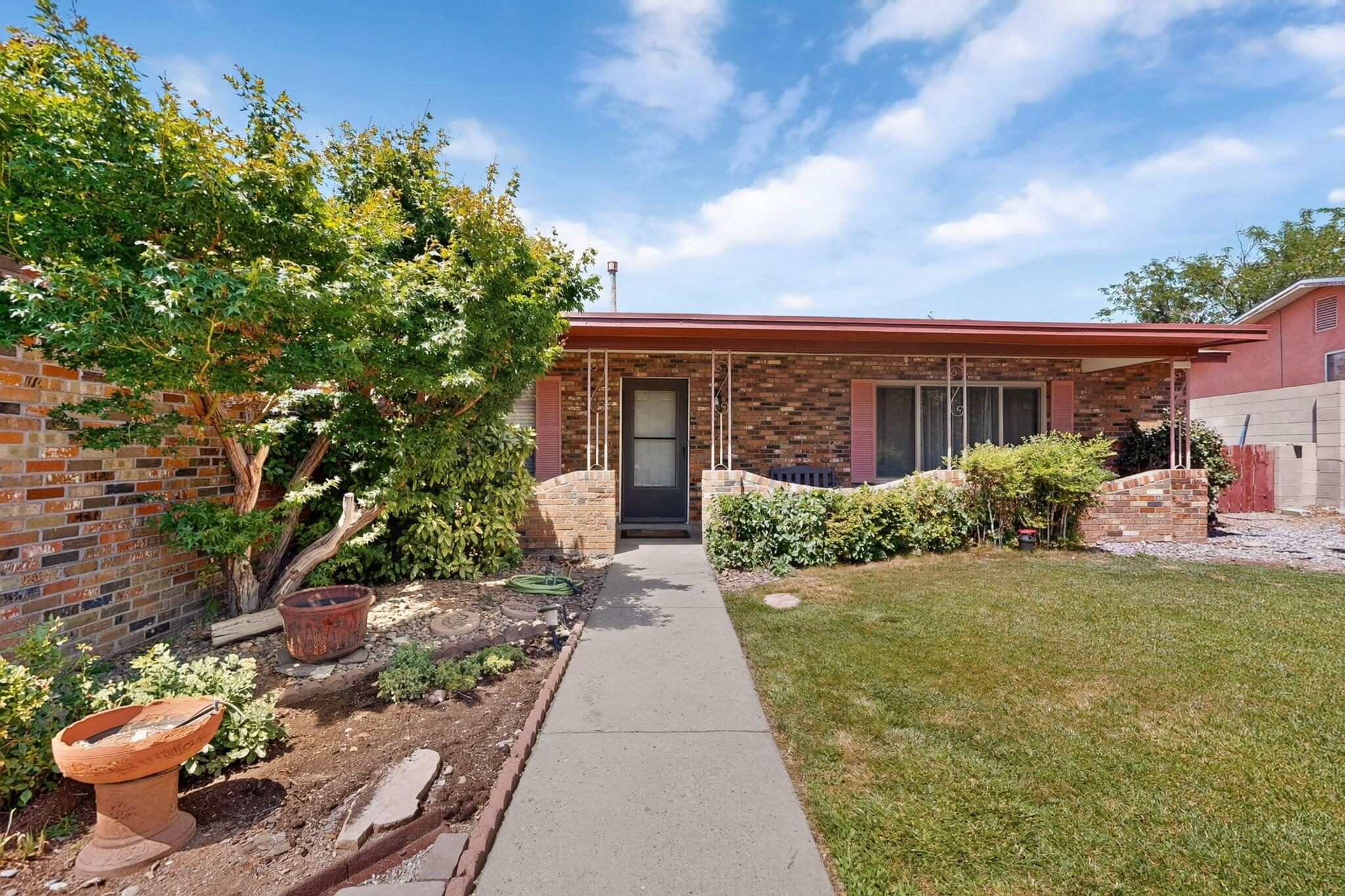 3709 Valerie Place NE