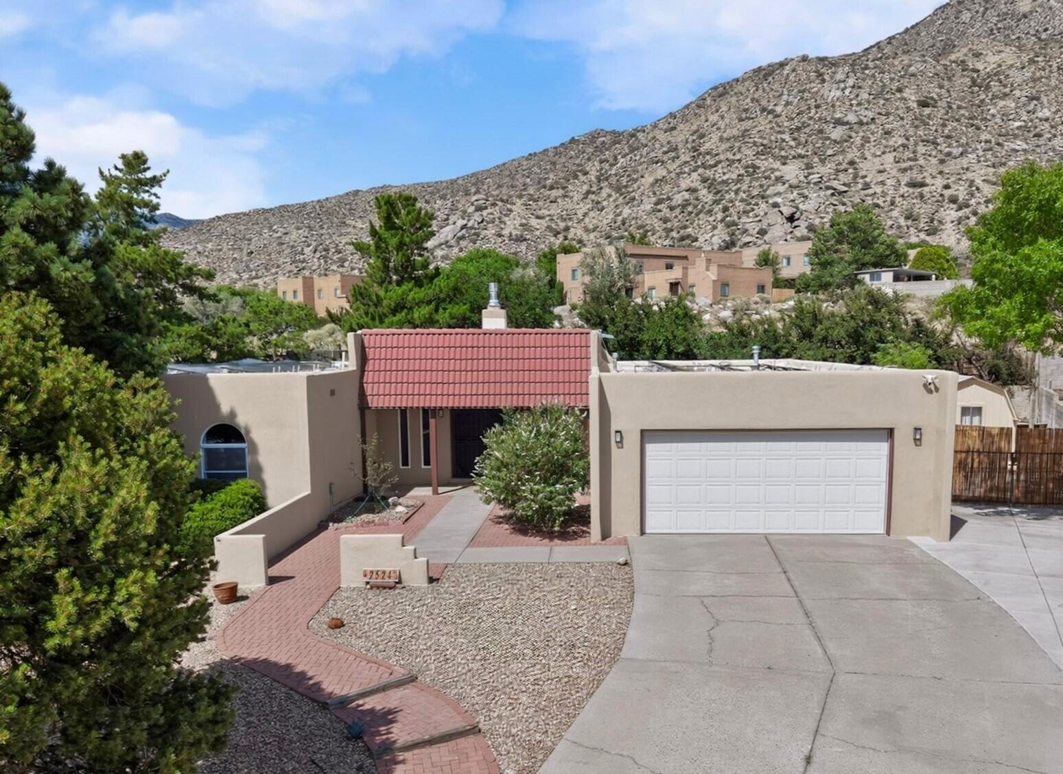 2524 Madre Drive NE