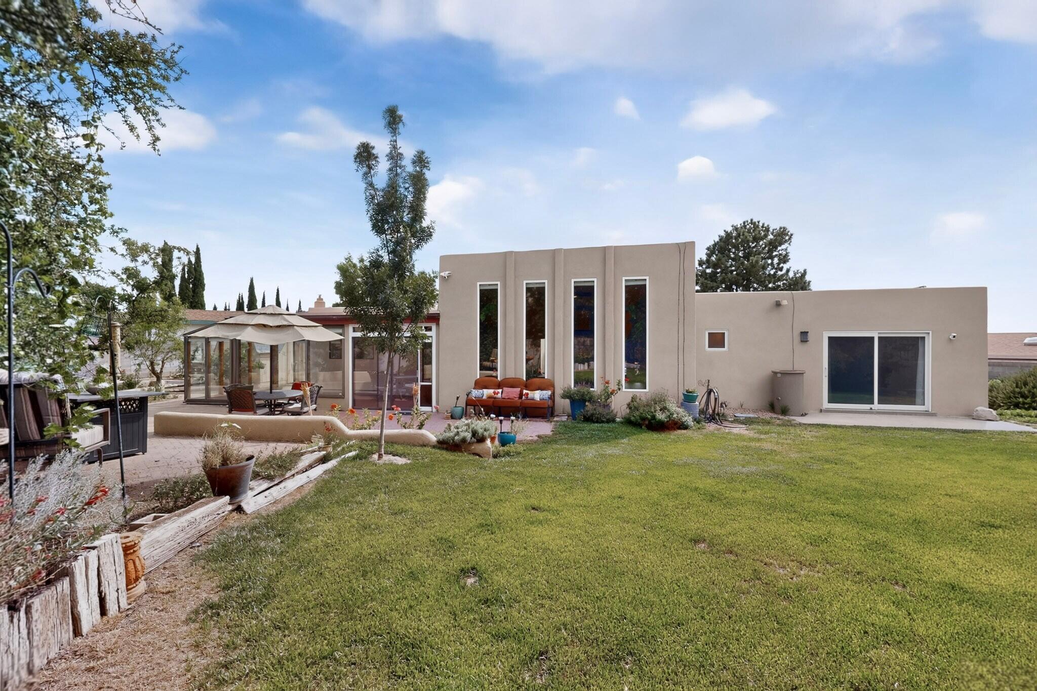 2524 Madre Drive NE