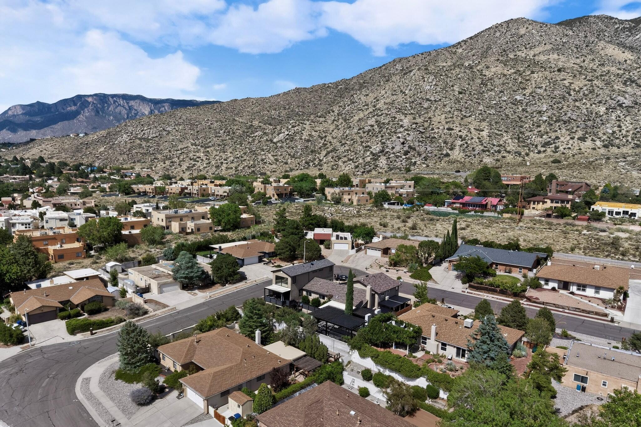2524 Madre Drive NE