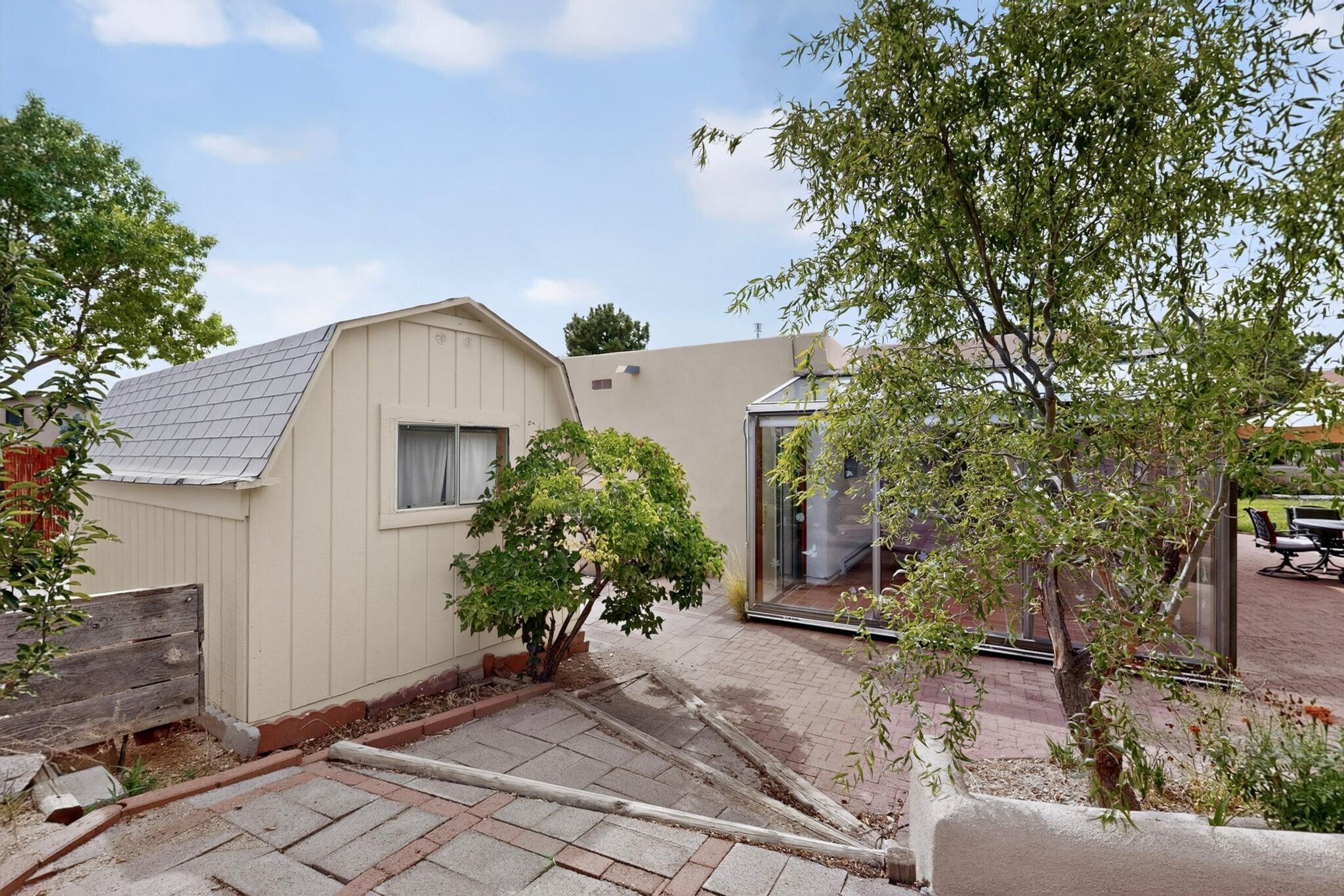 2524 Madre Drive NE