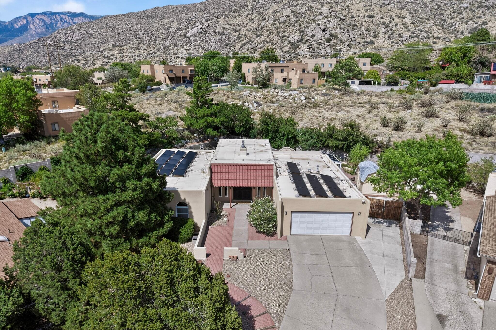 2524 Madre Drive NE