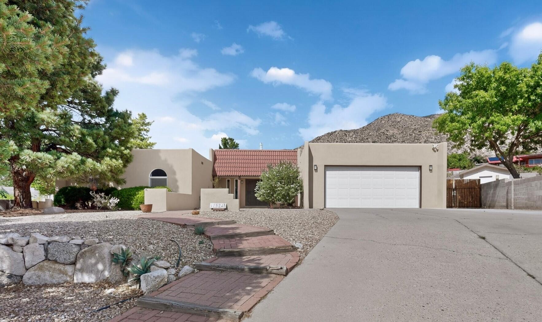 2524 Madre Drive NE