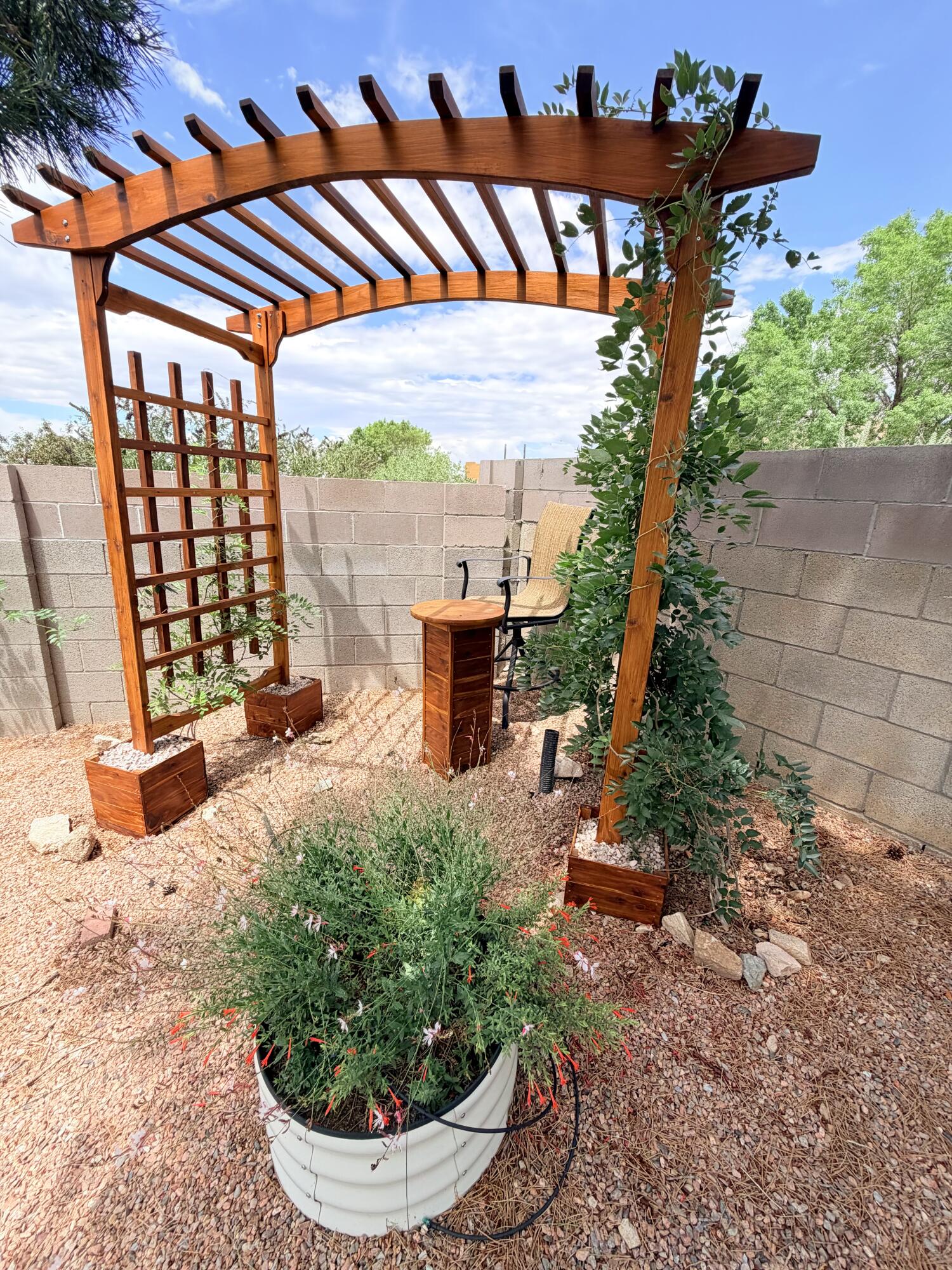 2524 Madre Drive NE
