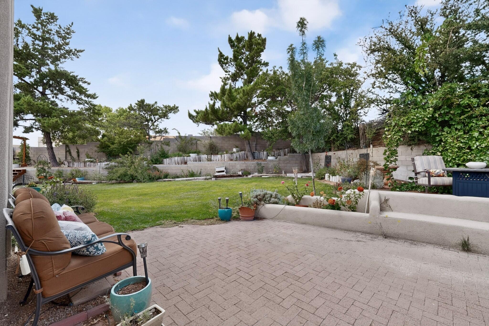 2524 Madre Drive NE