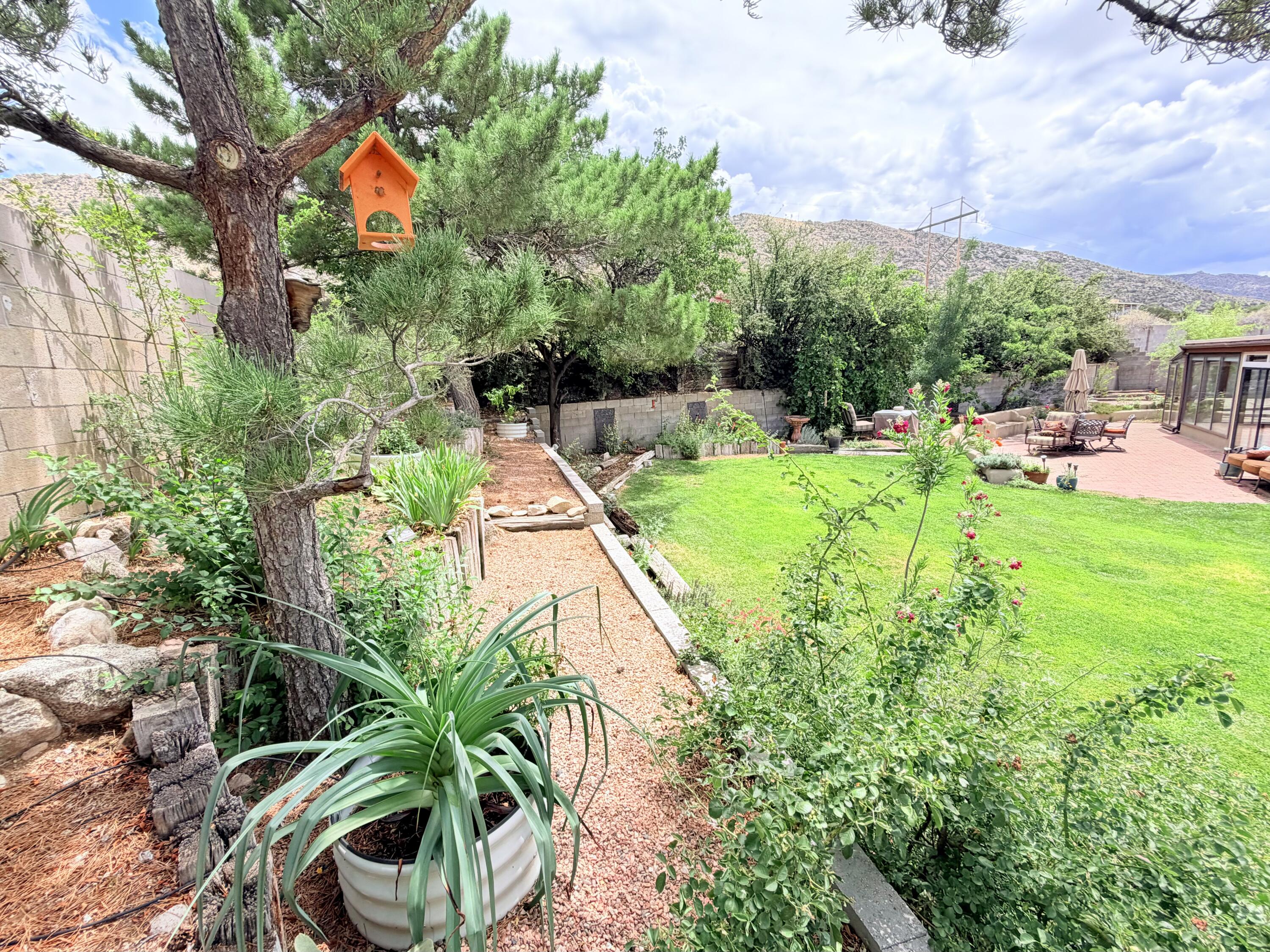 2524 Madre Drive NE
