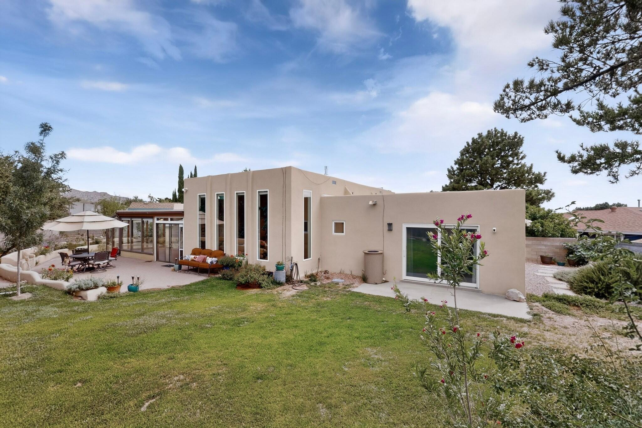 2524 Madre Drive NE