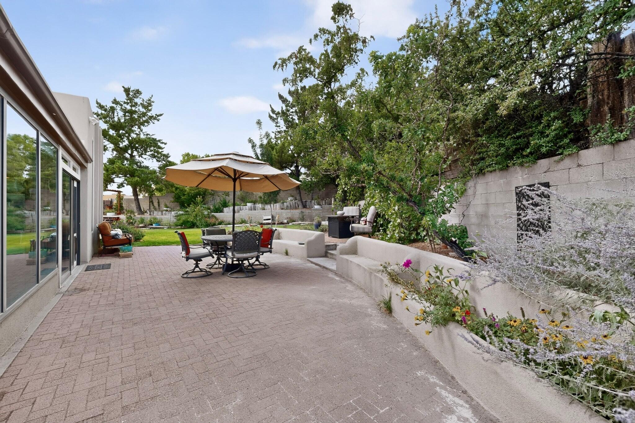 2524 Madre Drive NE