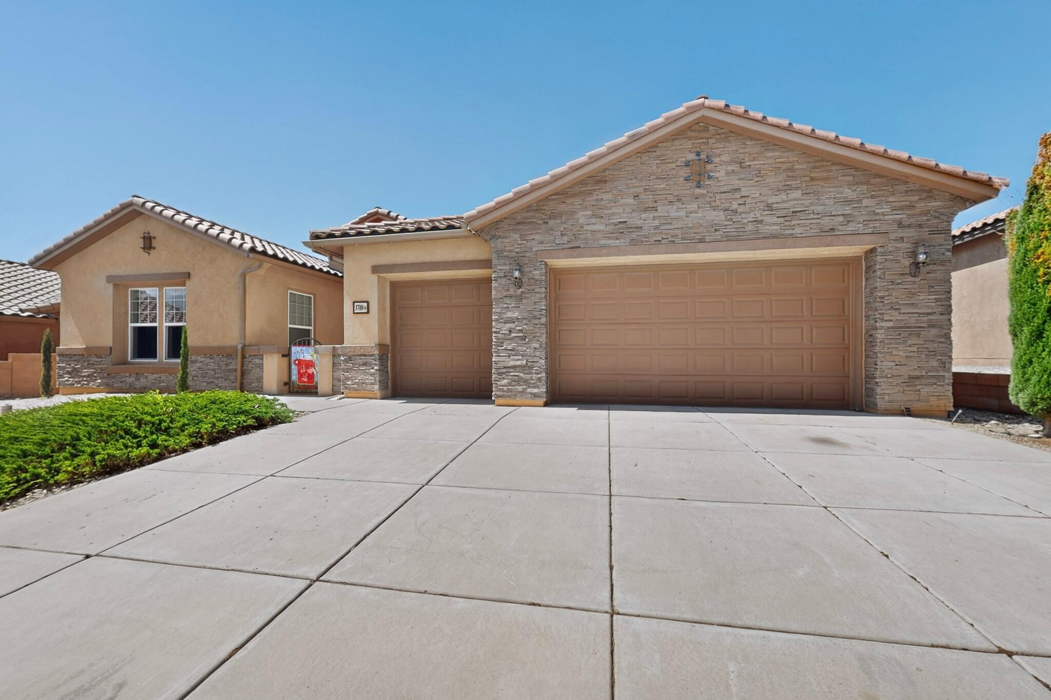 3708 Tierra Vista Place NE