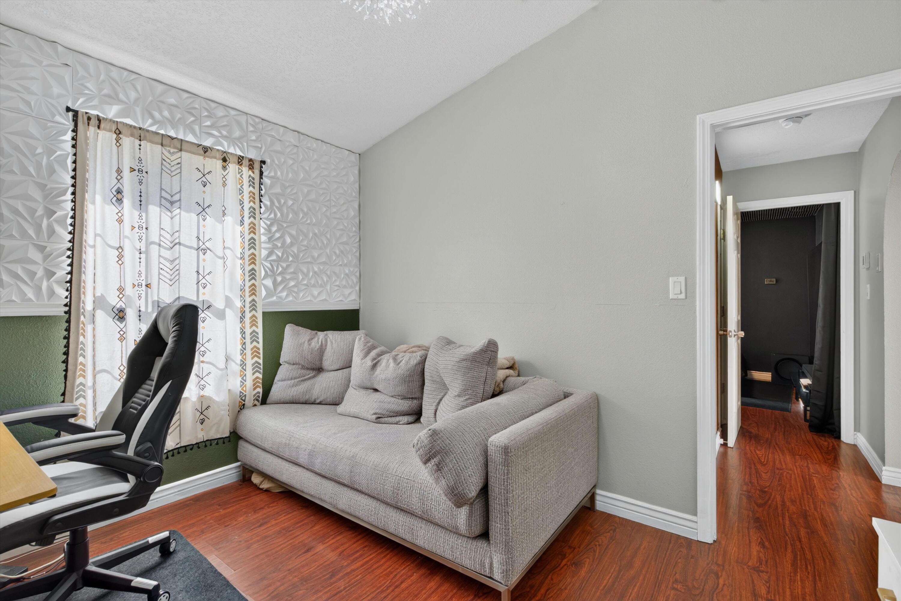 13117 Neon Avenue NE