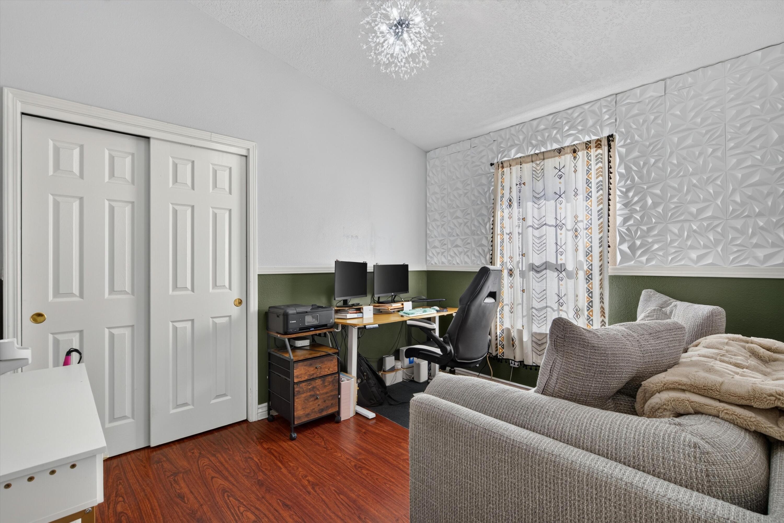 13117 Neon Avenue NE