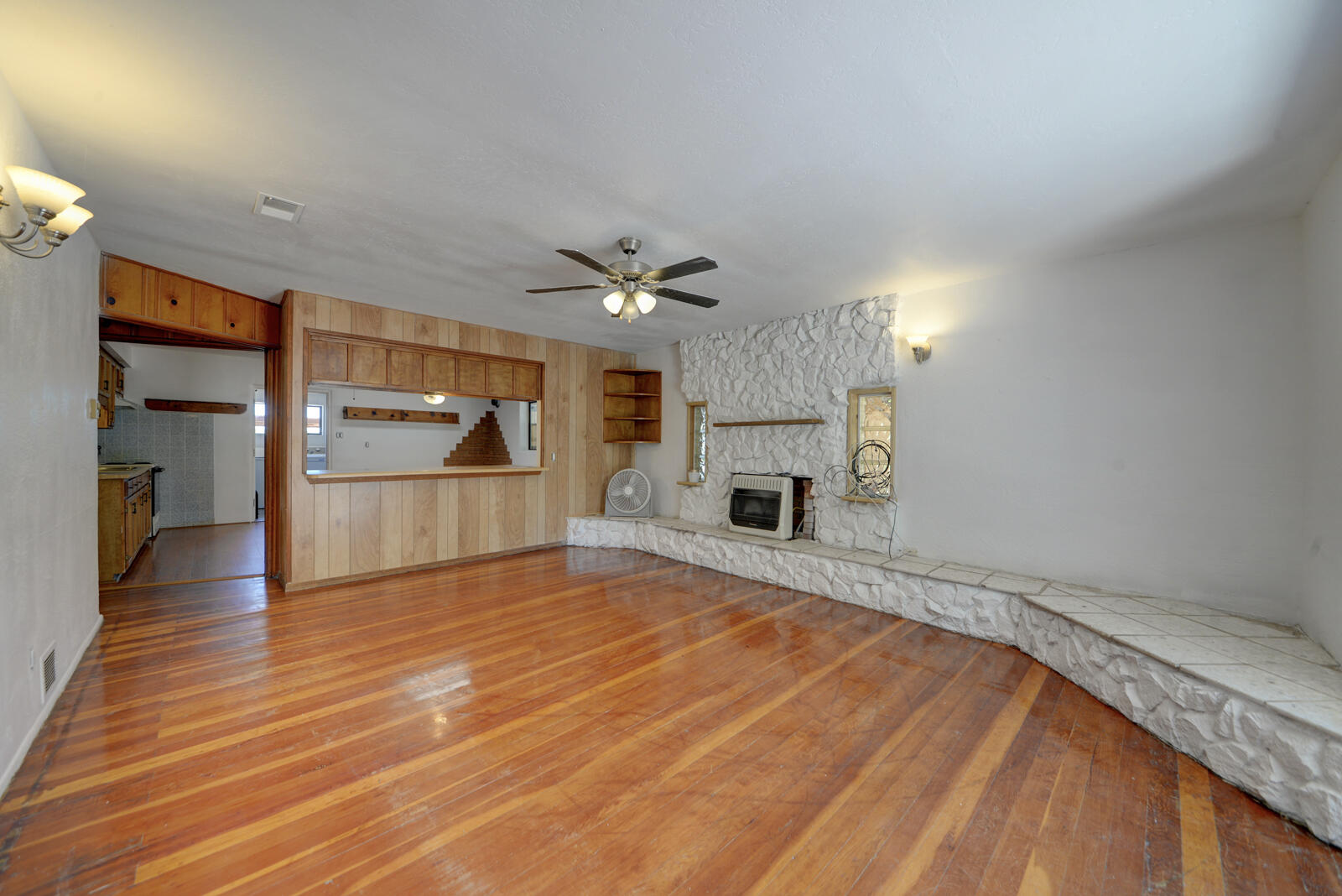 71 Peralta Boulevard