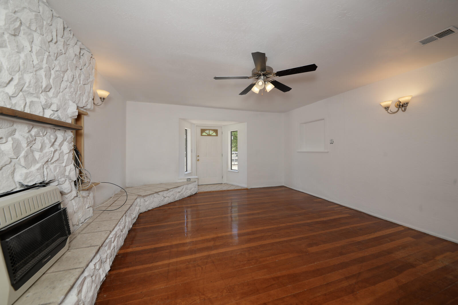 71 Peralta Boulevard